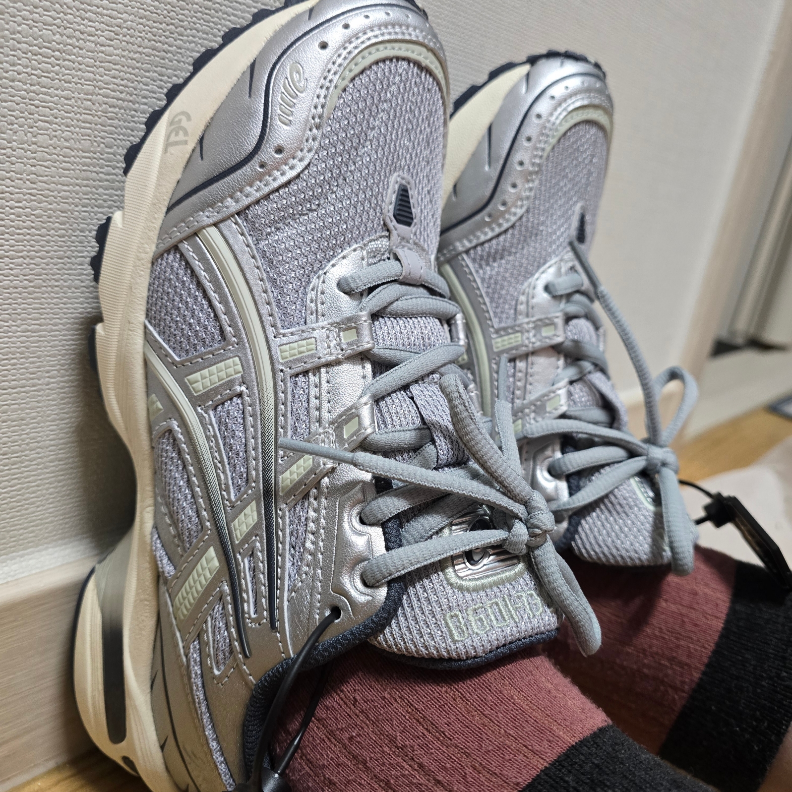 Asics Gel-1090 Piedmont Grey 착용 스타일 - 3