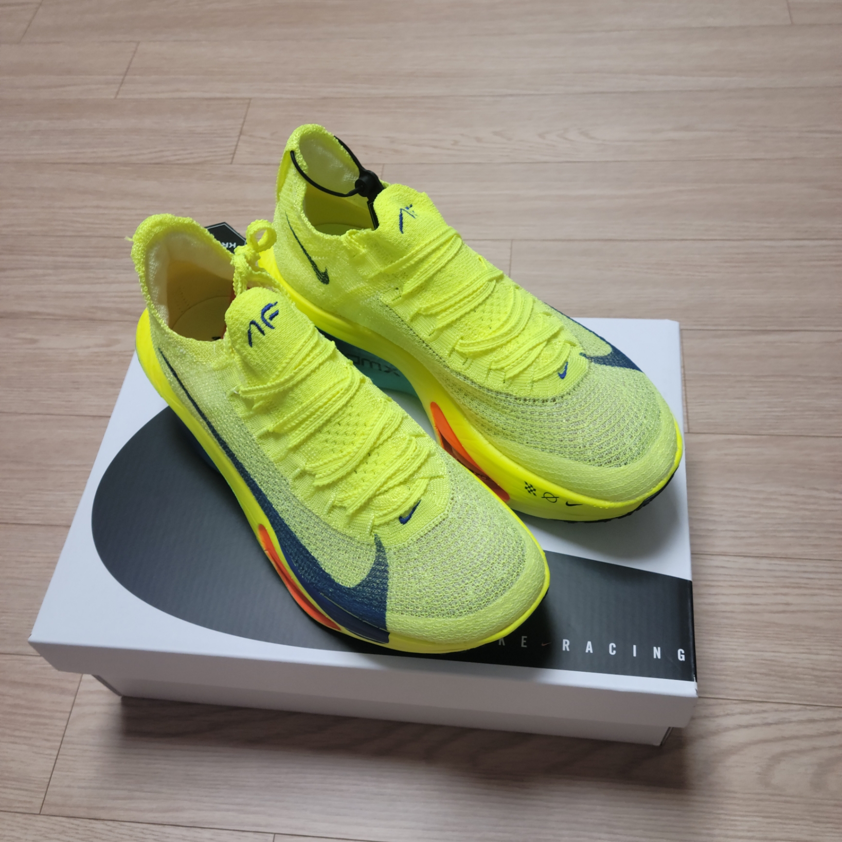 Nike Air Zoom Alphafly Next% 3 Volt 착용 스타일 - 1
