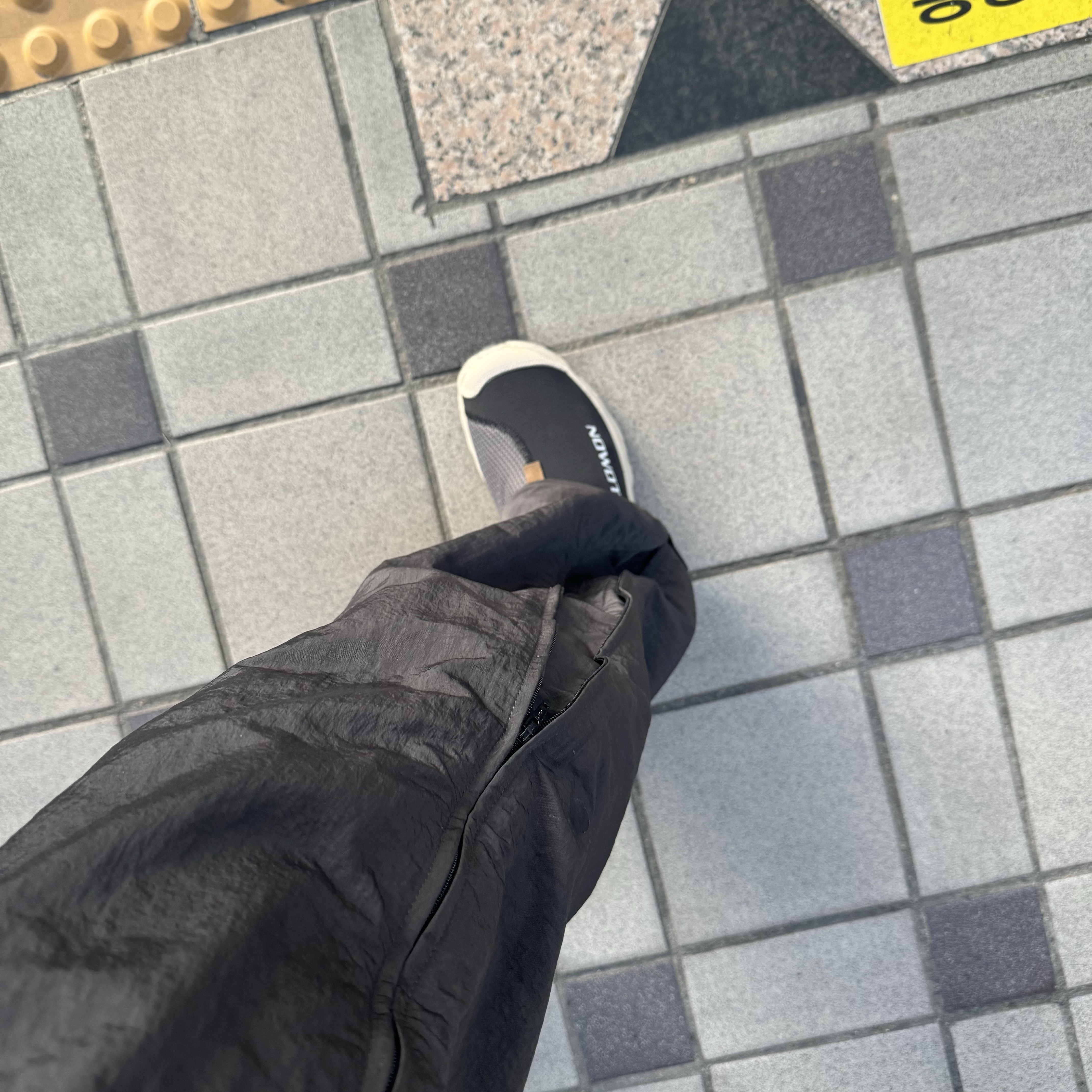 Salomon RX Slide 3.0 Black Plum Kitten 착용 스타일