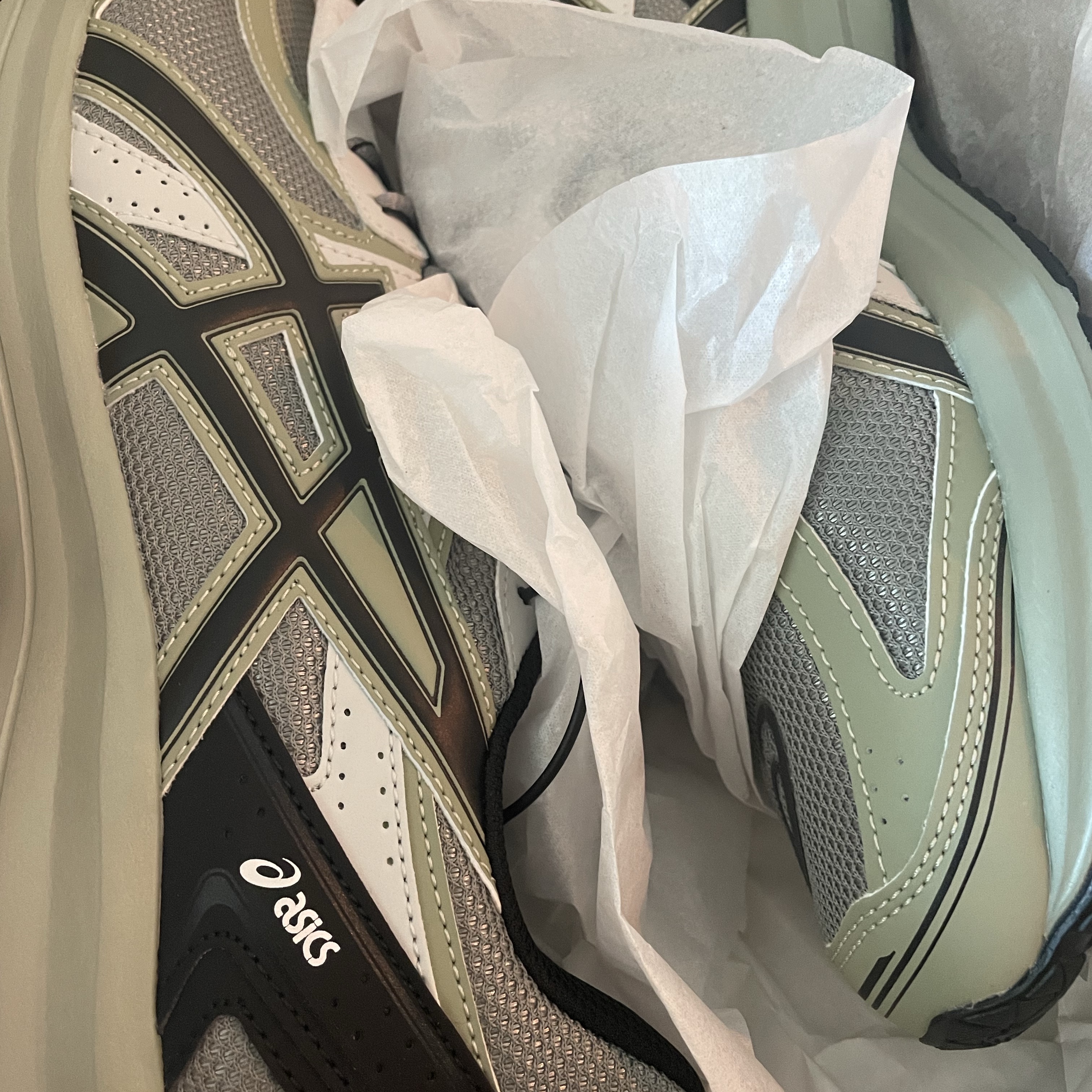 Asics Jog 100 S Sheet Rock - 2E Wide 착용 스타일