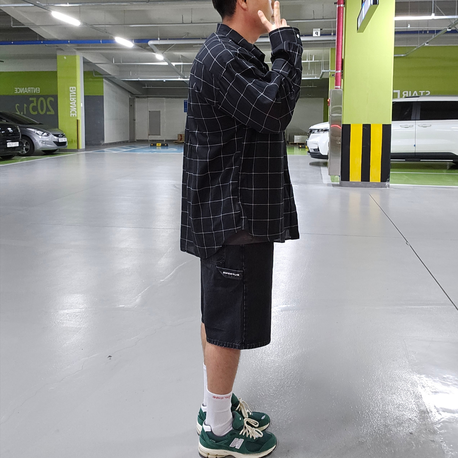 Supreme x The North Face S/S Top Black - 24SS, Supreme x Nike Denim Short Black - 24SS 착용 스타일 - 5