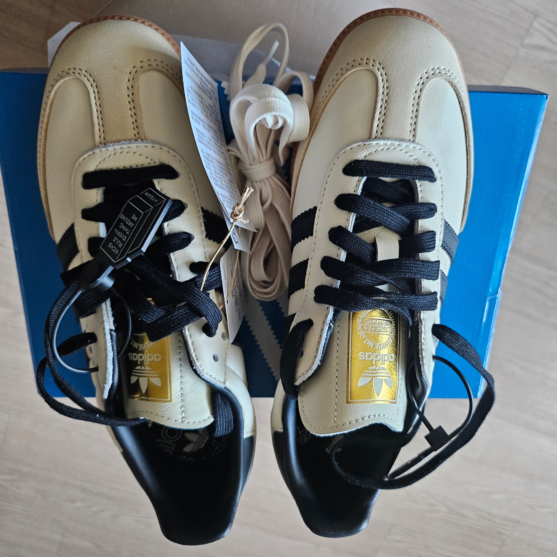 (W) Adidas Samba OG Cream White Core Black 착용 스타일