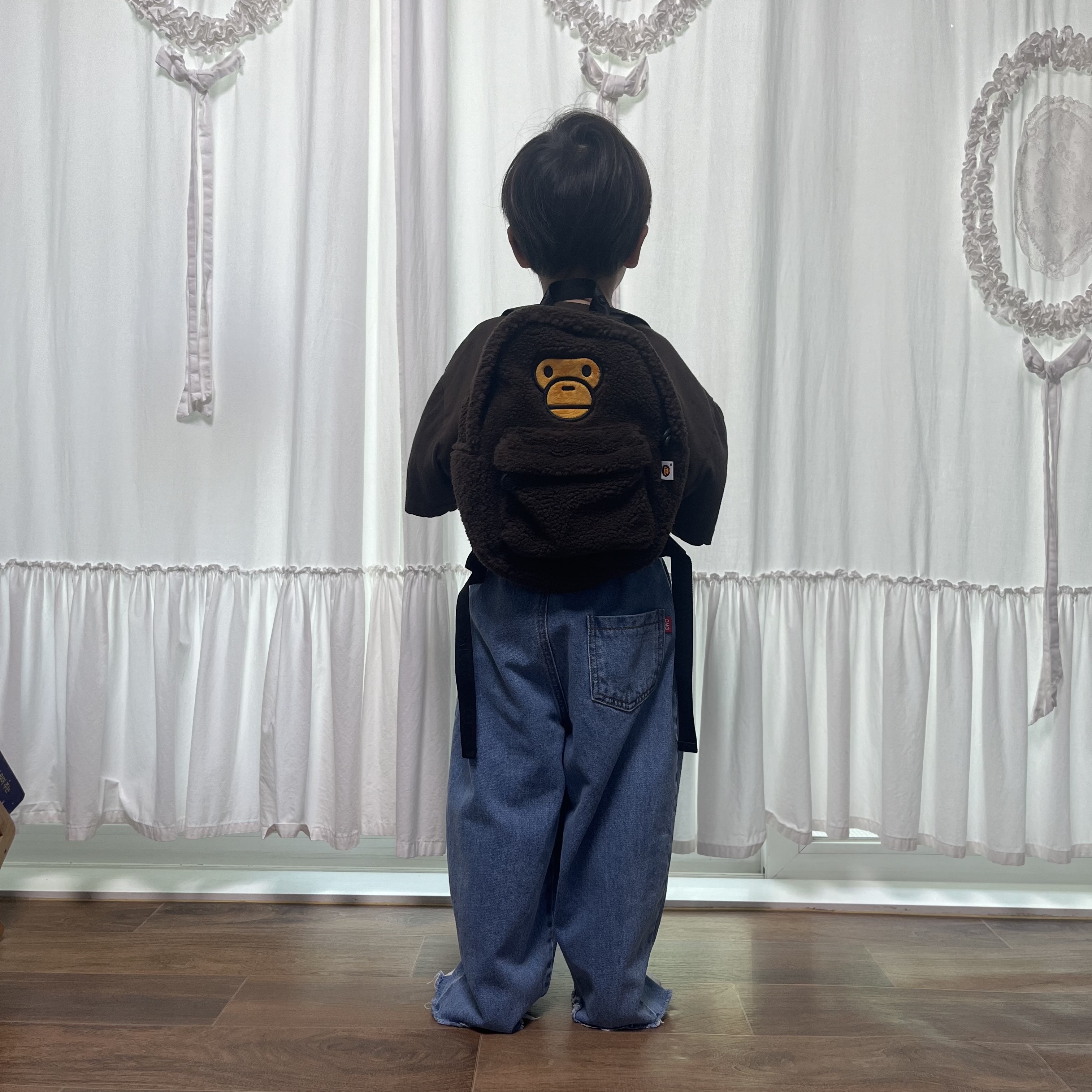 BAPE Baby Milo Mini Fur Backpack Brown 착용 스타일 - 1