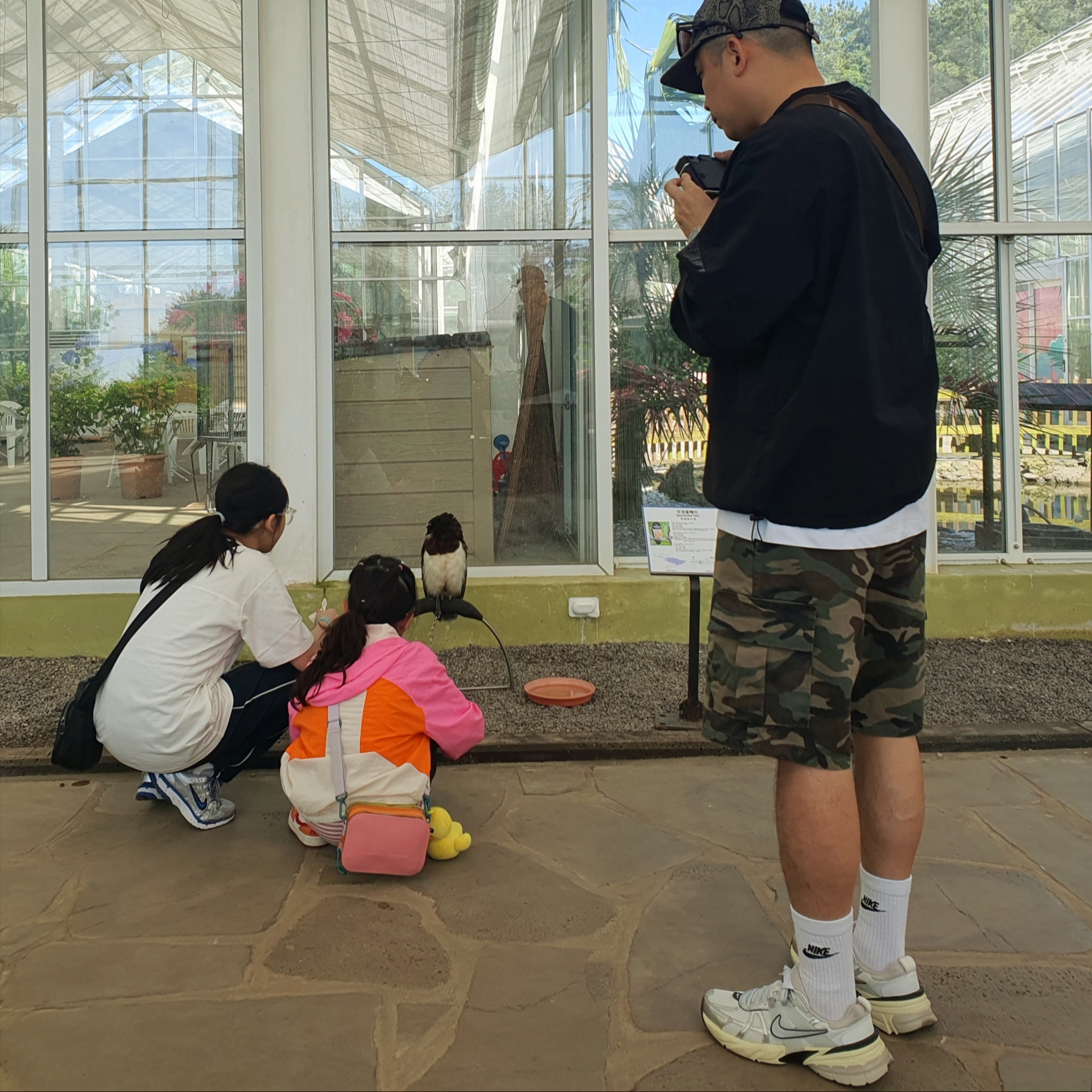 Nike V2K Run Summit White Metallic Silver, Supreme Washed Chino Twill Camp Cap Snake - 24SS 착용 스타일 - 1