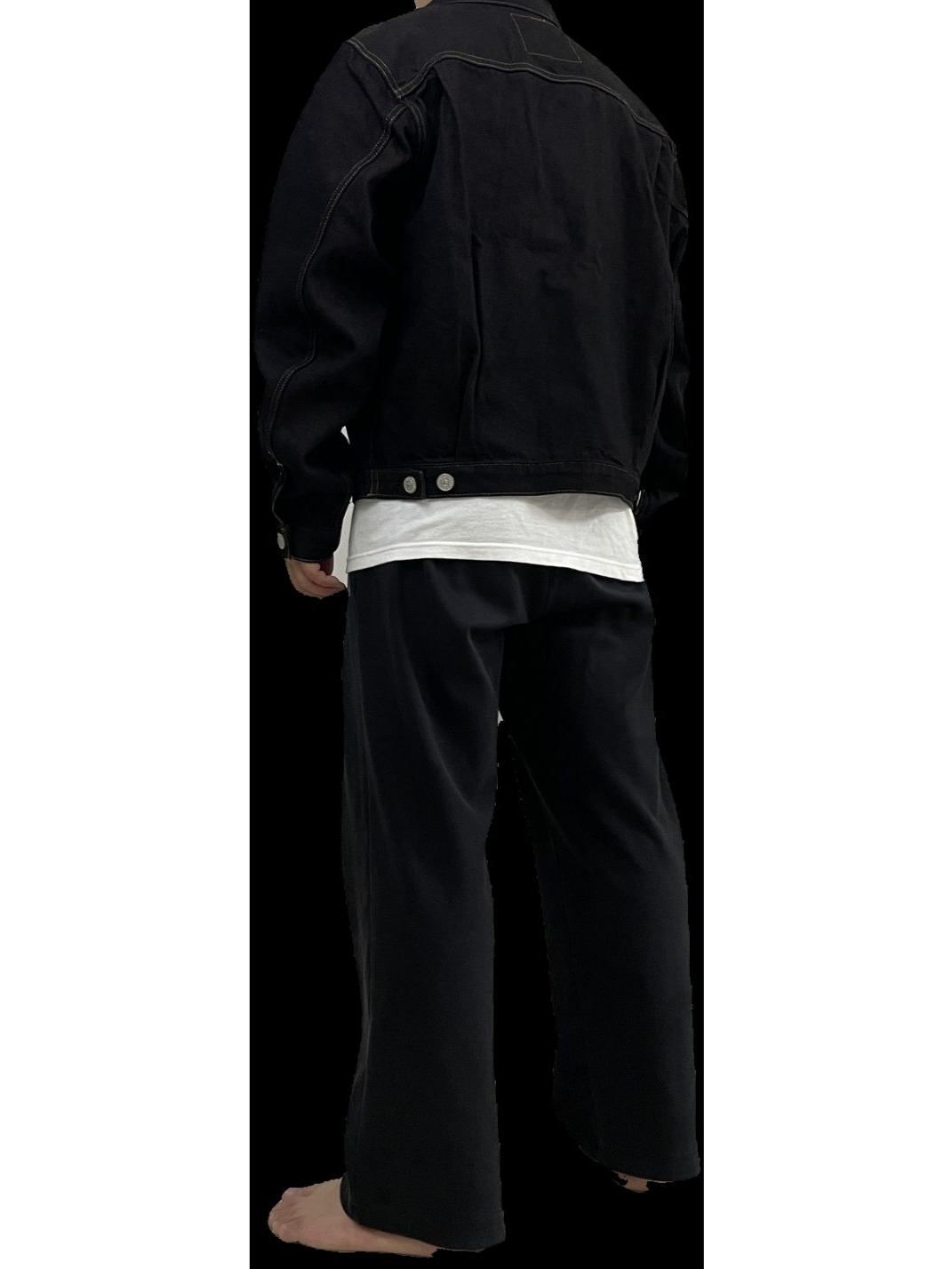 Stussy x Levi's Crispy Rinse Trucker Jacket Black 착용 스타일 - 2
