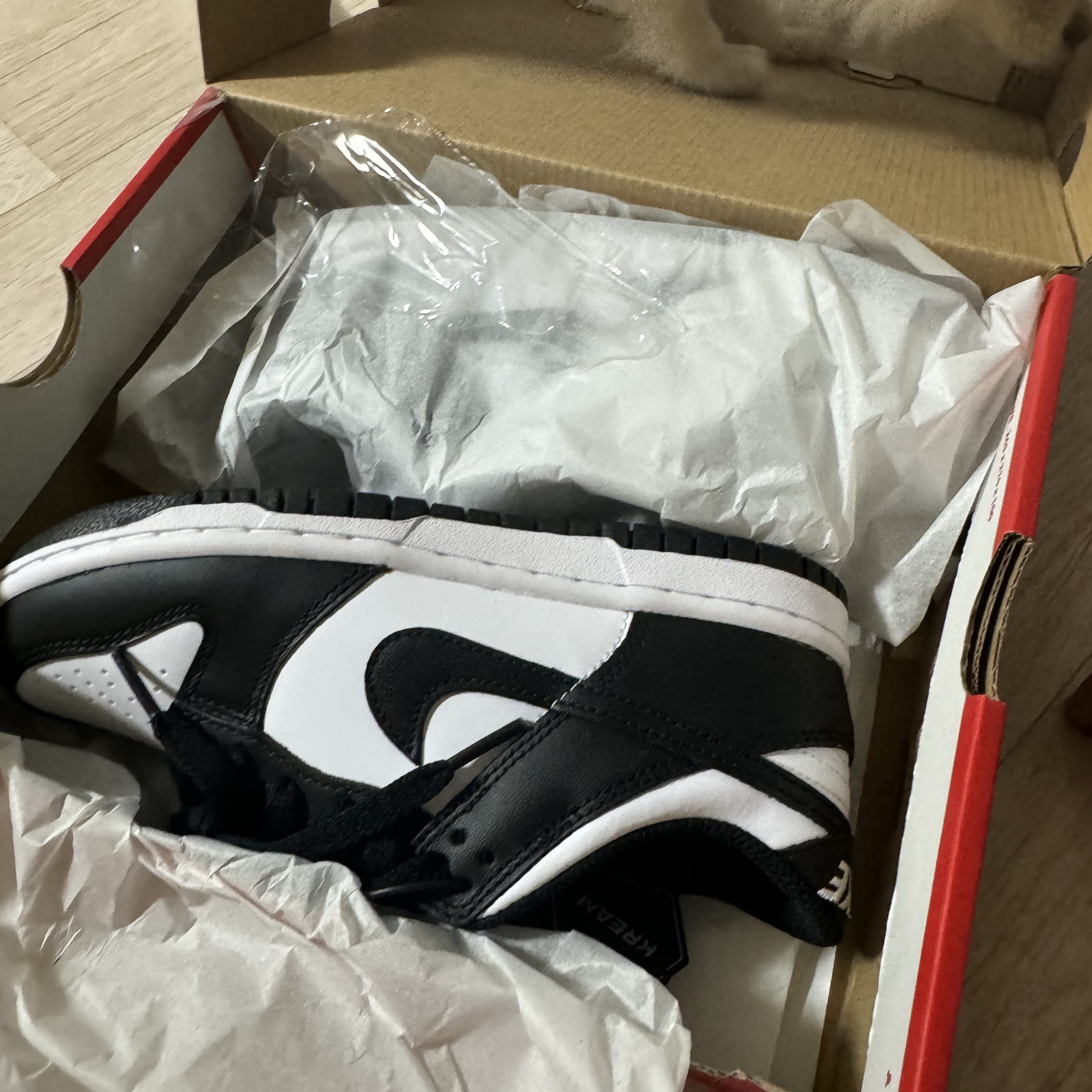 (GS) Nike Dunk Low Black 착용 스타일