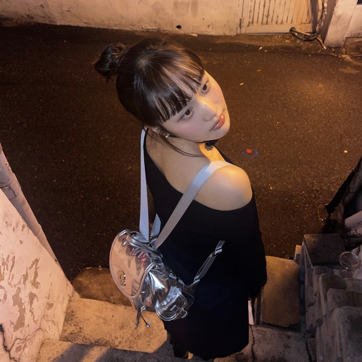 LOTS YOU Cloudy Chubby Backpack Silver, Lots You Holiday Chubby Backpack Red 착용 스타일