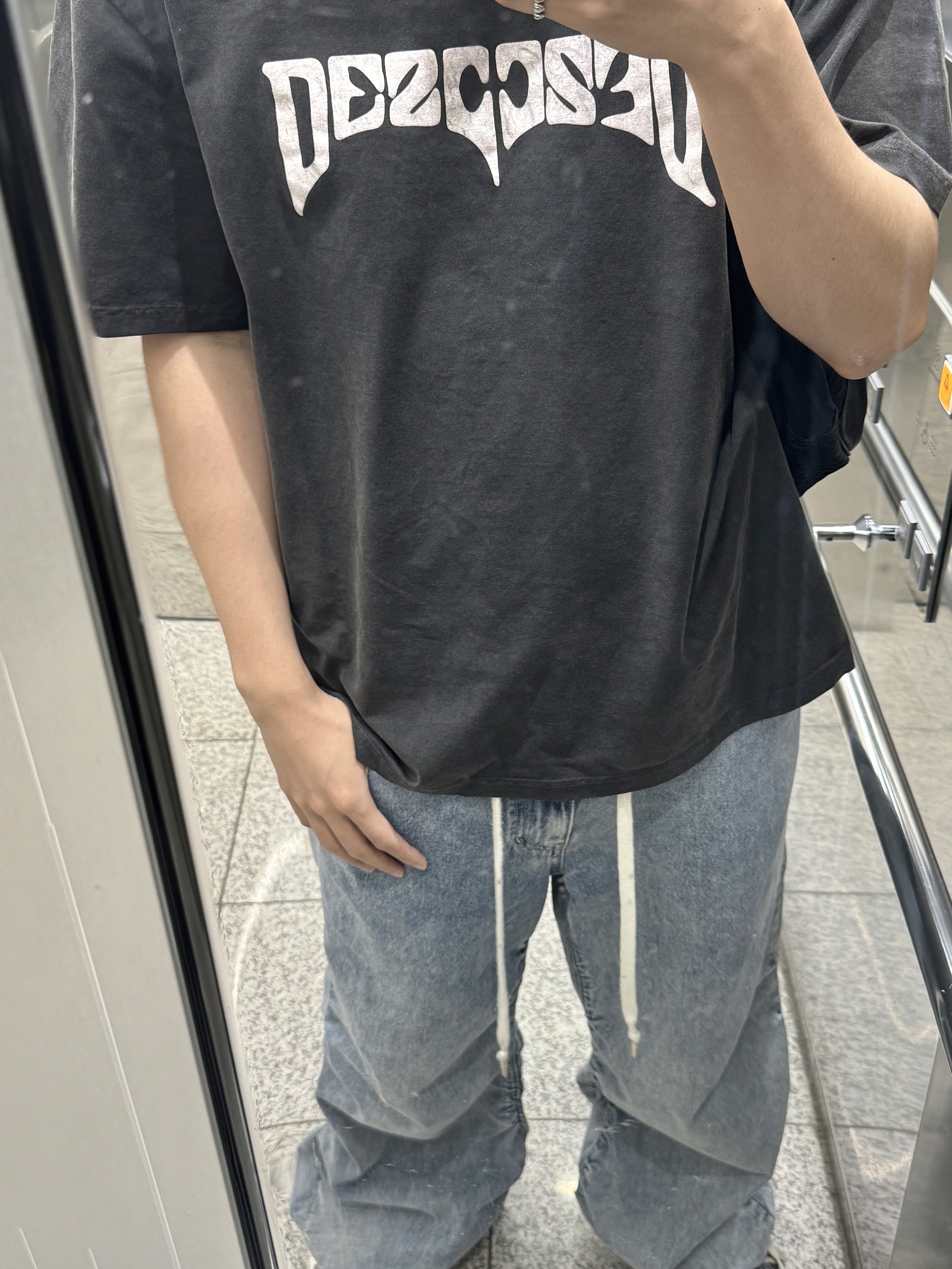 Wooyoungmi Shearling Wide Denim Pants Blue - 24SS, 032c Psychic American-Cut T-Shirt Faded Black 착용 스타일