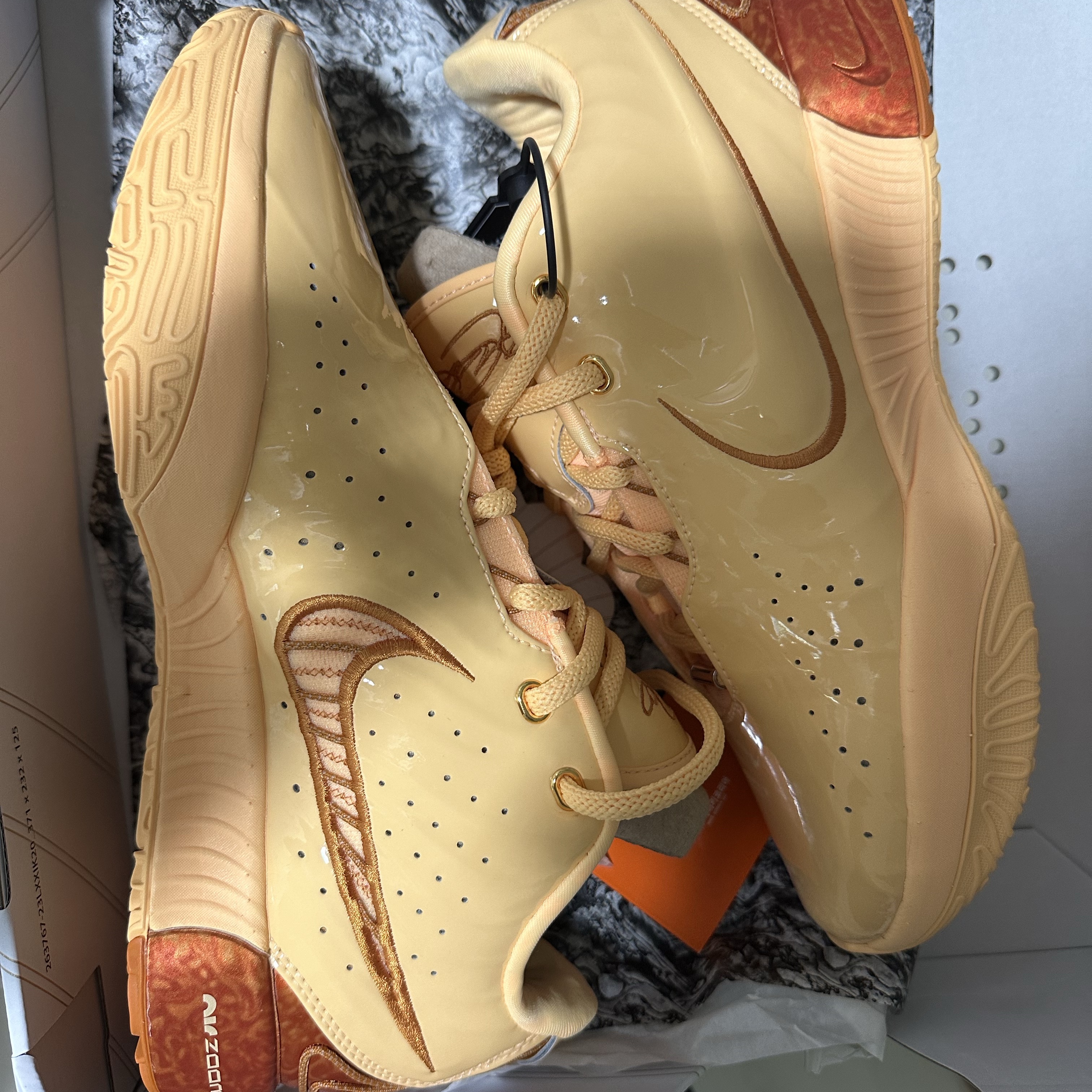 Nike Lebron 21 EP Melon Tint 착용 스타일