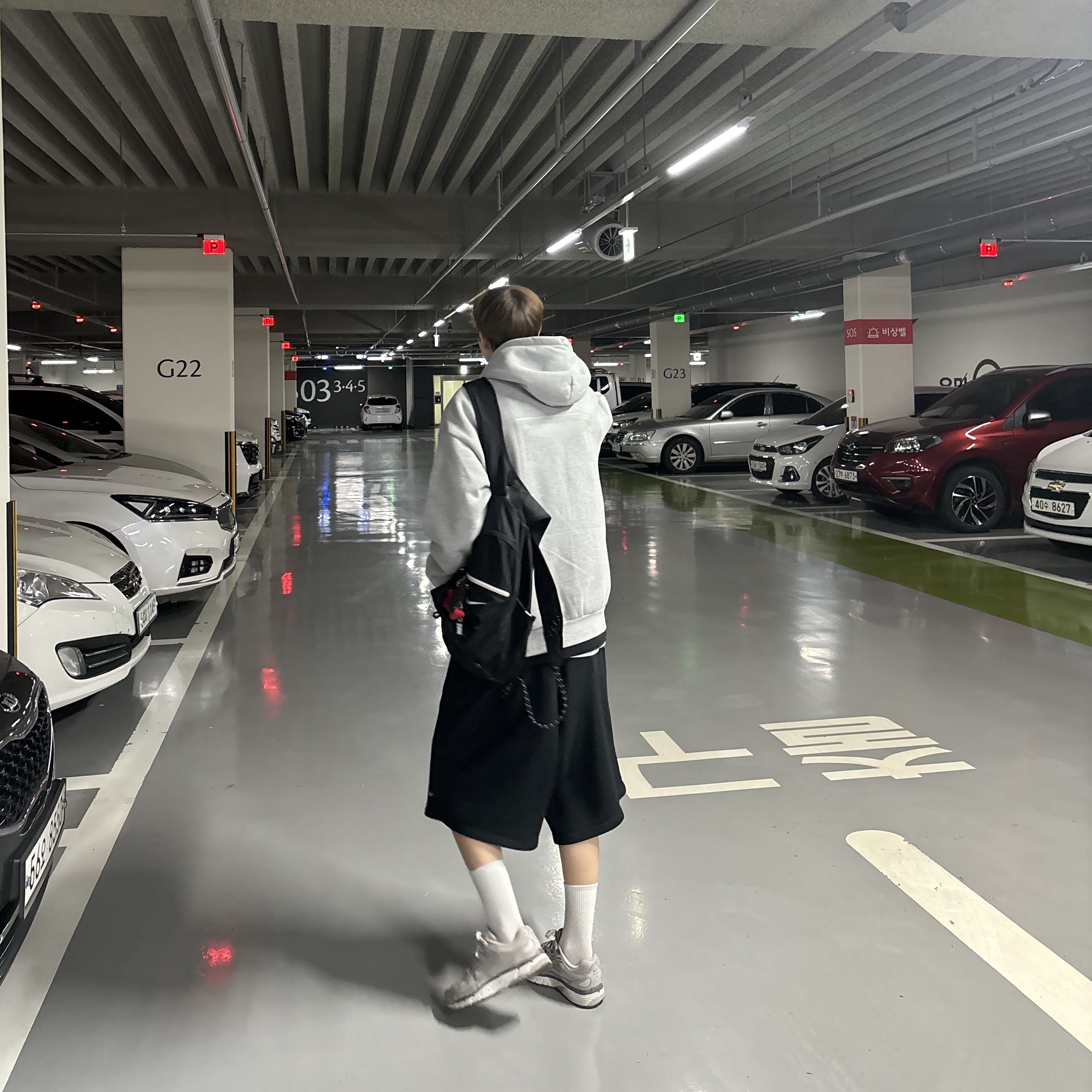 Nike P-6000 PRM Light Iron Ore, Nike NRG Solo Swoosh Fleece Hoodie Black White - Asia 착용 스타일 - 3