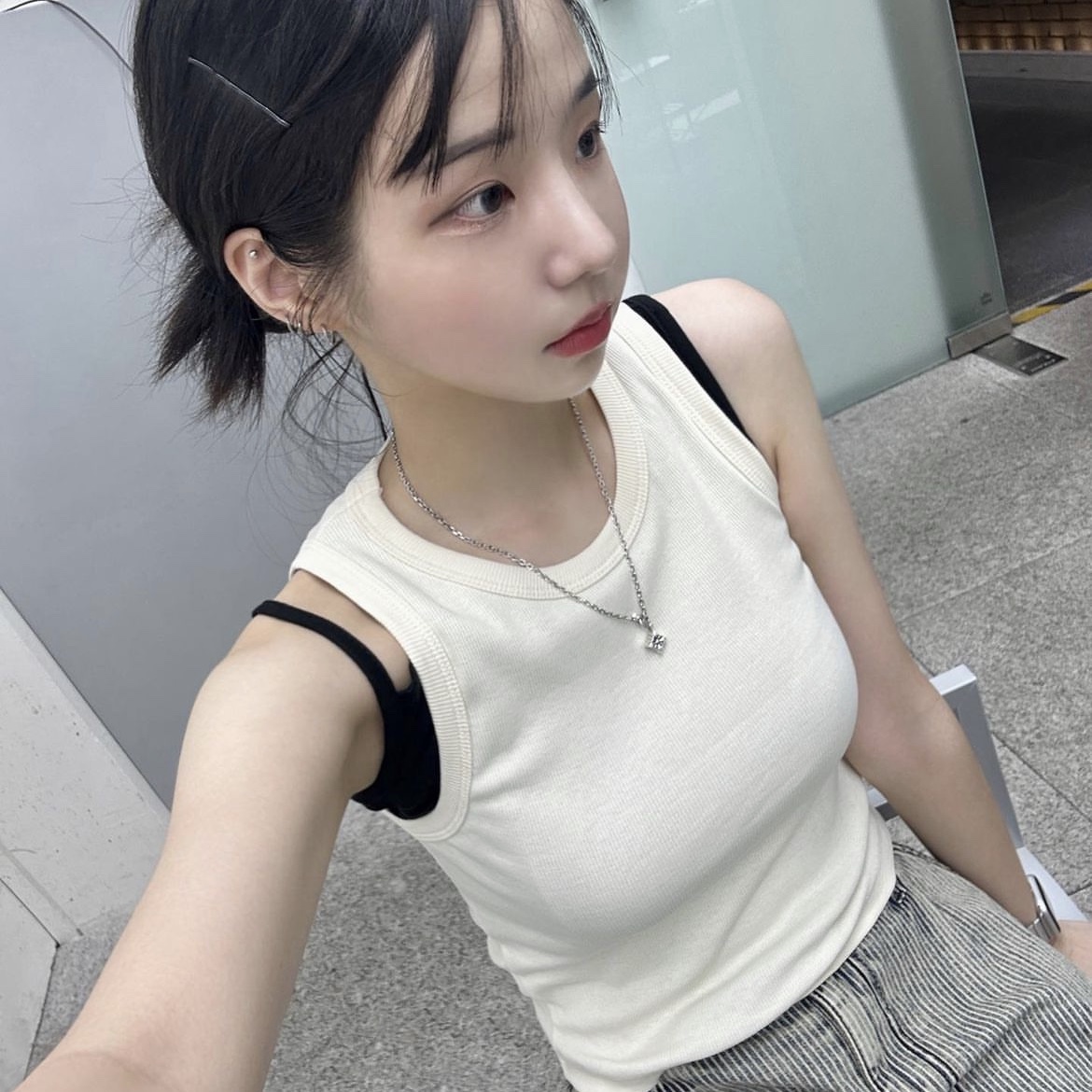 Scudo Vintage Cube Drop Necklace 착용 스타일
