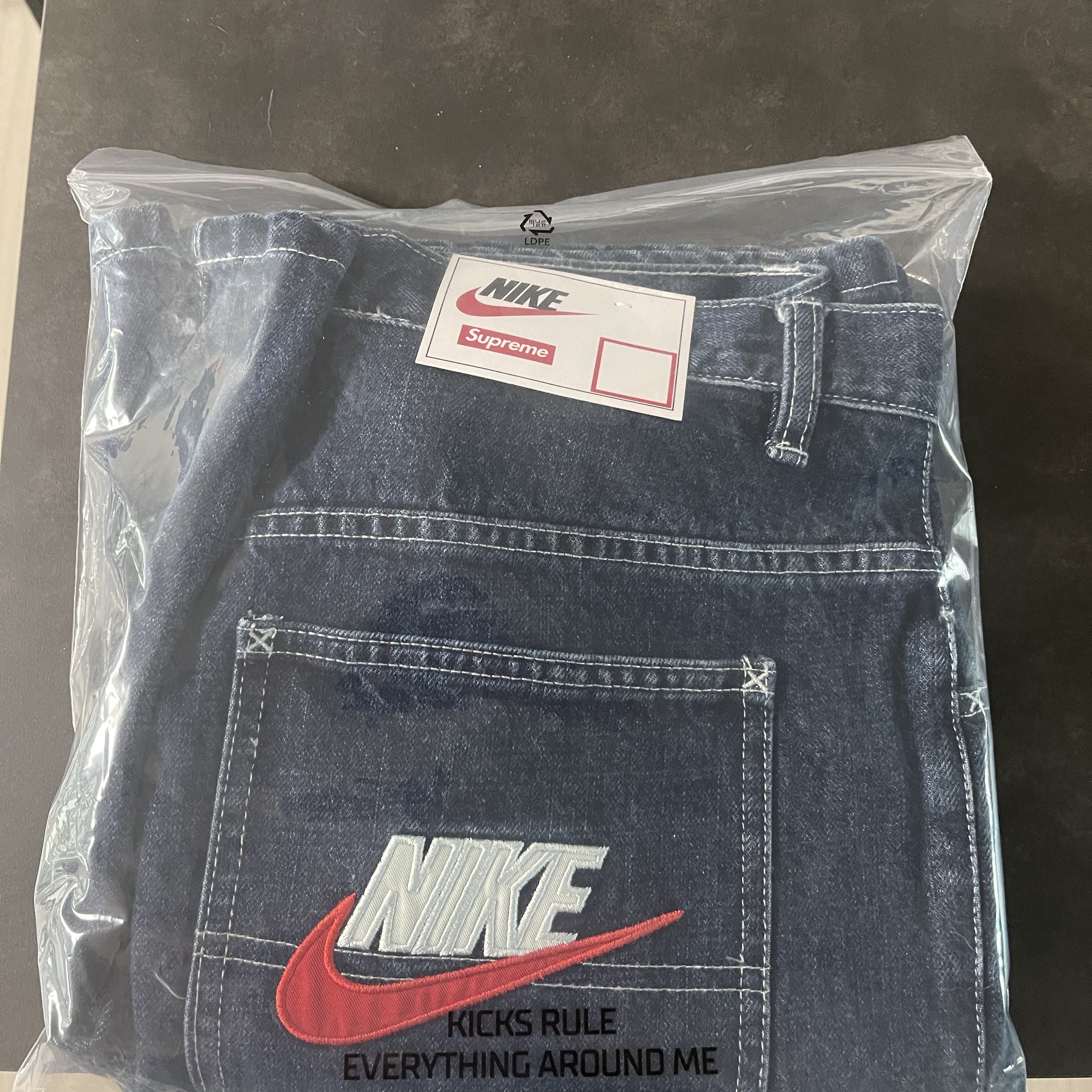 Supreme x Nike Denim Short Indigo - 24SS 착용 스타일