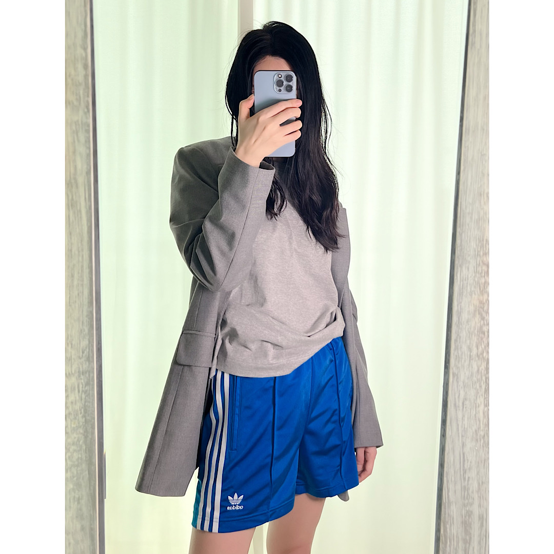 (W) Adidas Firebird Shorts Blue Bird - KR Sizing 착용 스타일