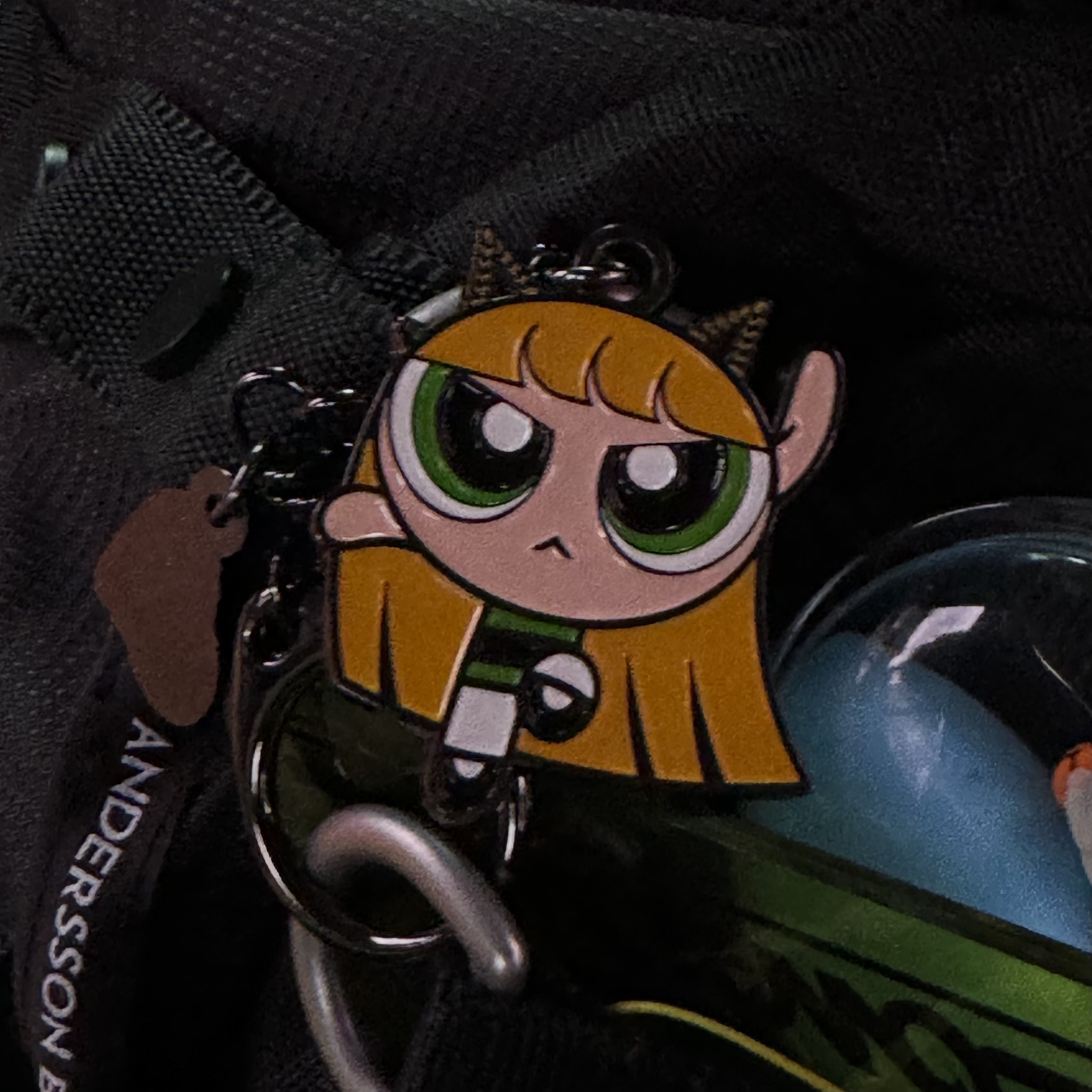 NewJeans x The Powerpuff Girls Metal Keyring Haerin 착용 스타일 - 1