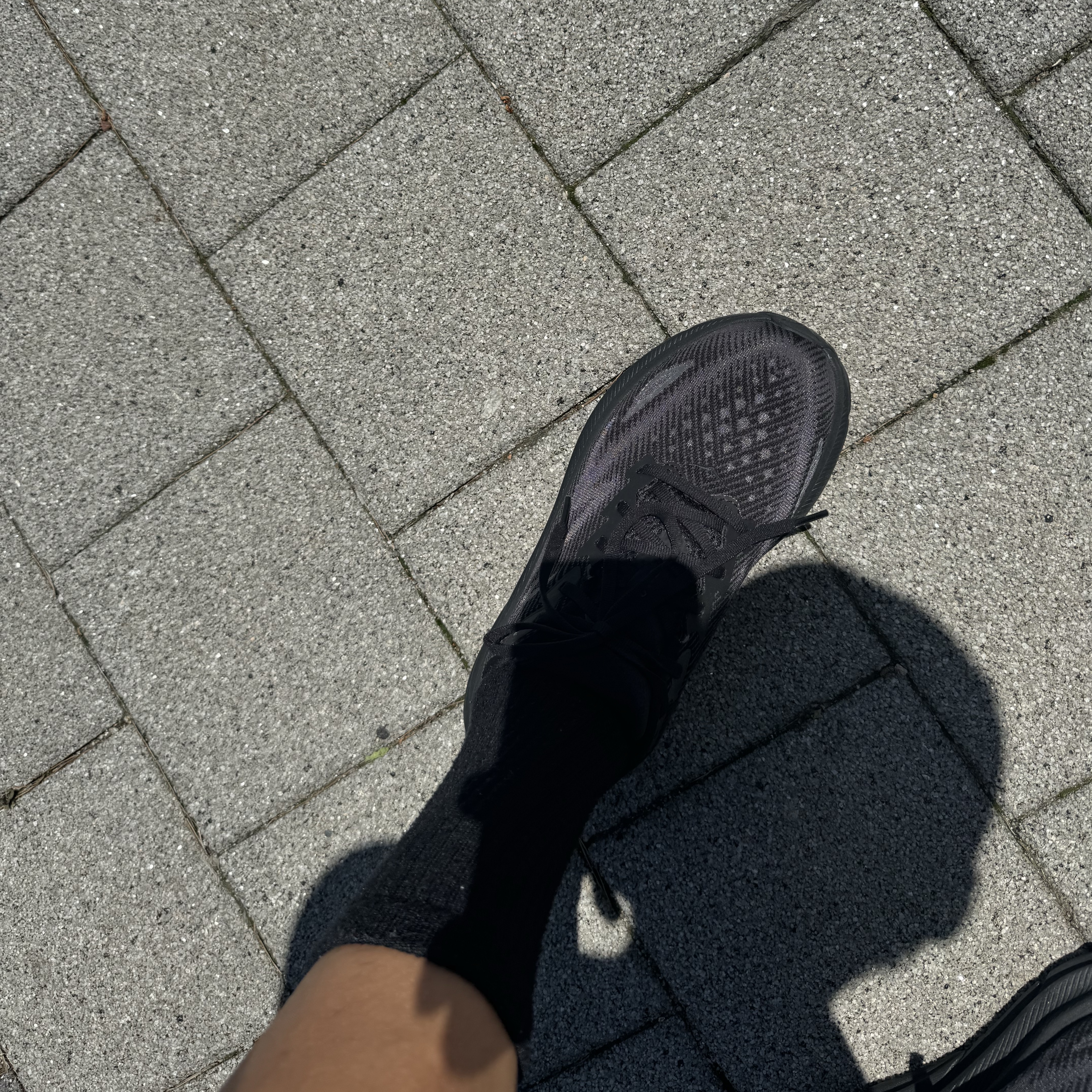 Hoka Clifton 9 Wide Black - 24SS 착용 스타일 - 2