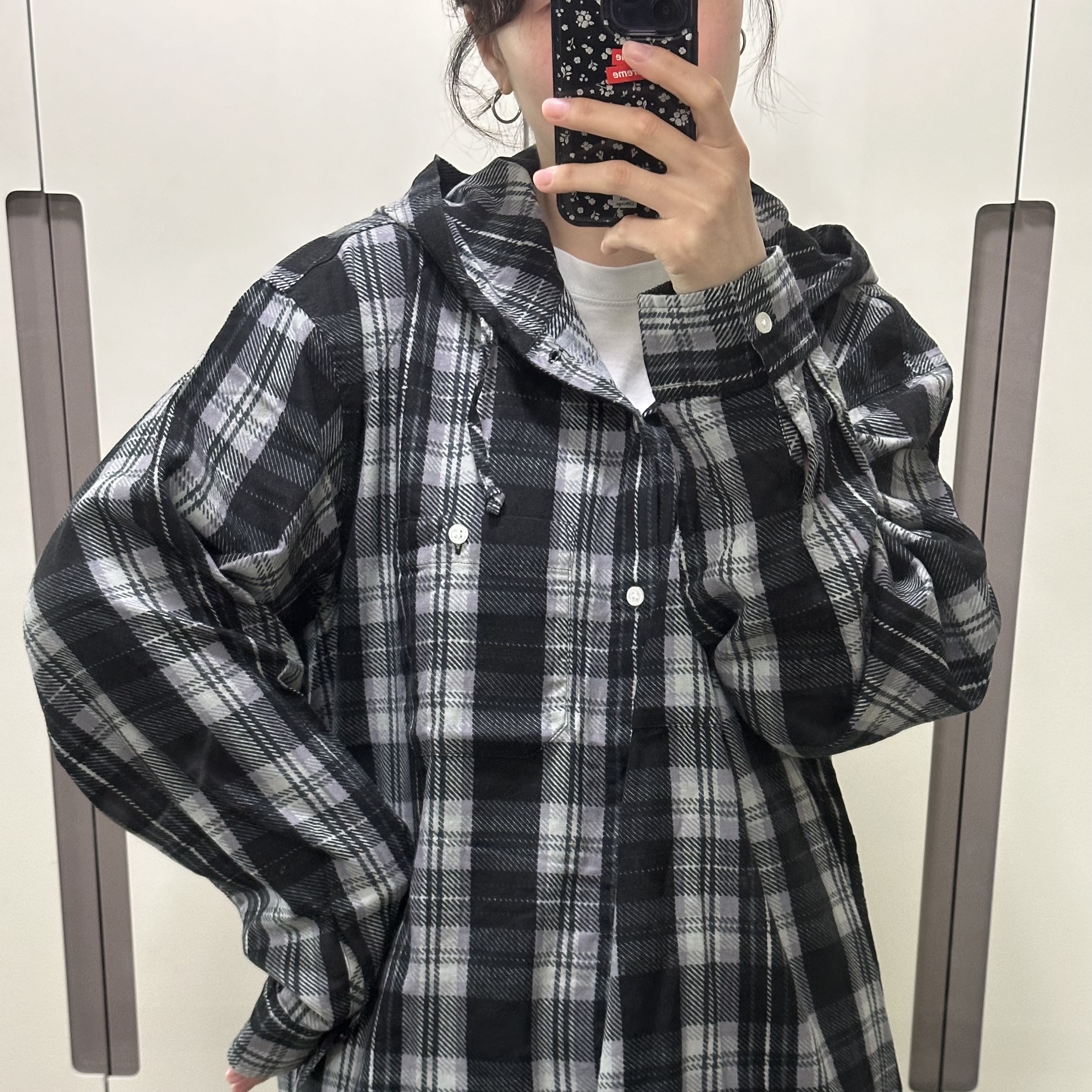 Supreme Printed Hooded Flannel Shirt Black - 24SS 착용 스타일 - 2