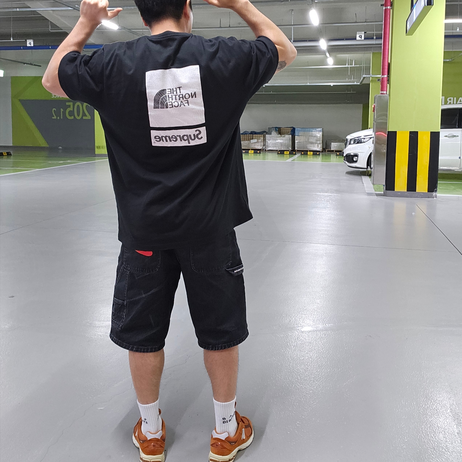 Supreme x The North Face S/S Top Black - 24SS, Supreme x Nike Denim Short Black - 24SS 착용 스타일 - 1