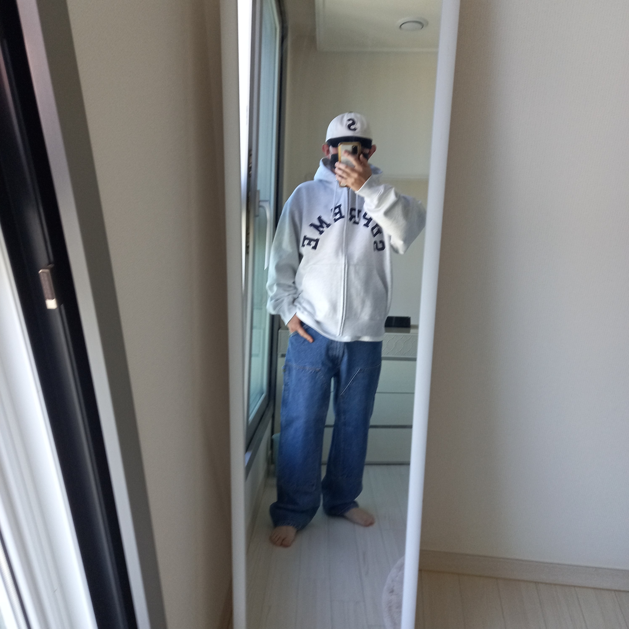 Supreme x Champion Zip Up Hooded Sweatshirt Ash Grey - 24SS, Supreme Seoul Box Logo T-Shirt White - 23FW 착용 스타일 - 10