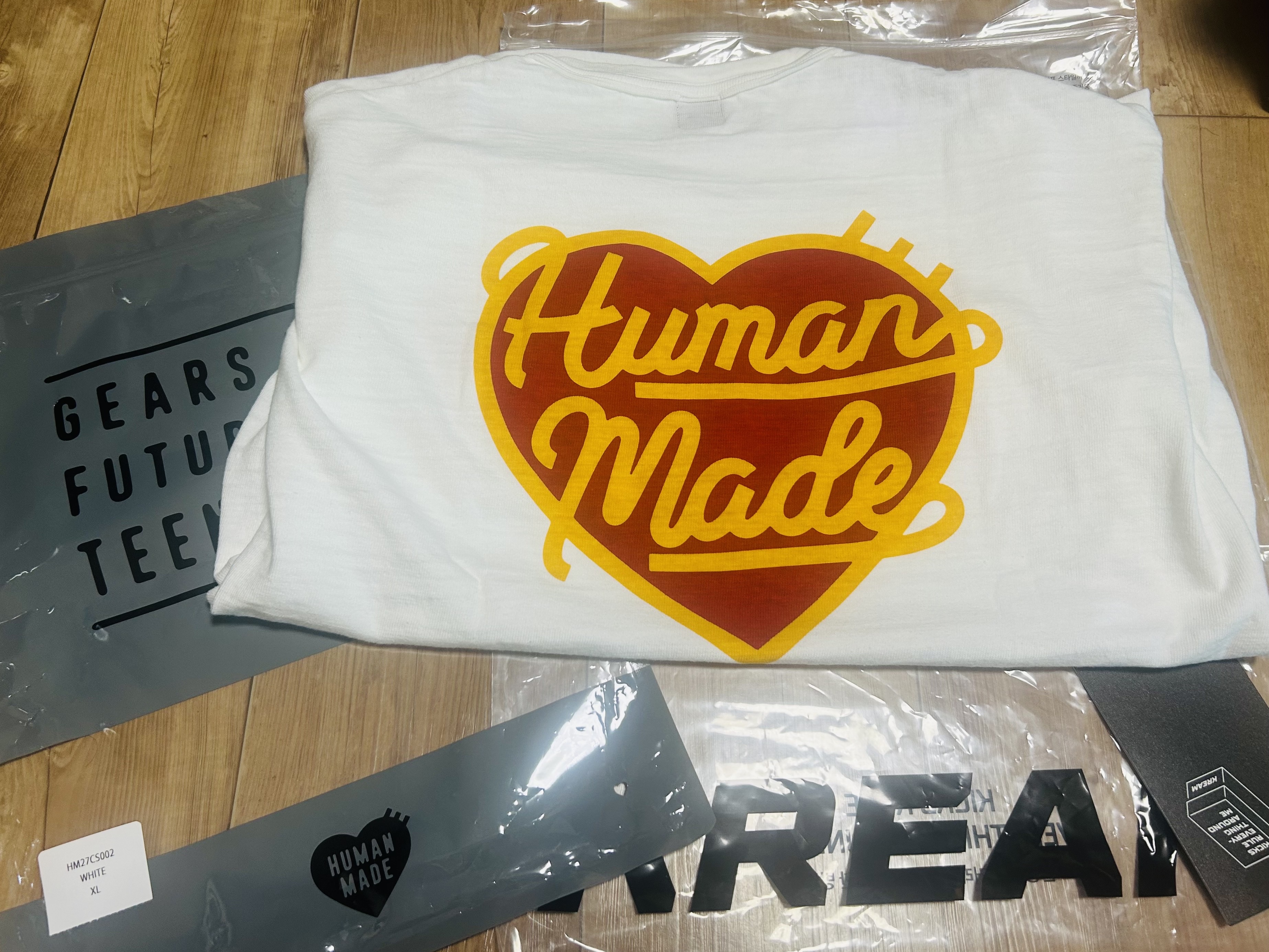 Human Made Heart Badge T-Shirt White 착용 스타일 - 1
