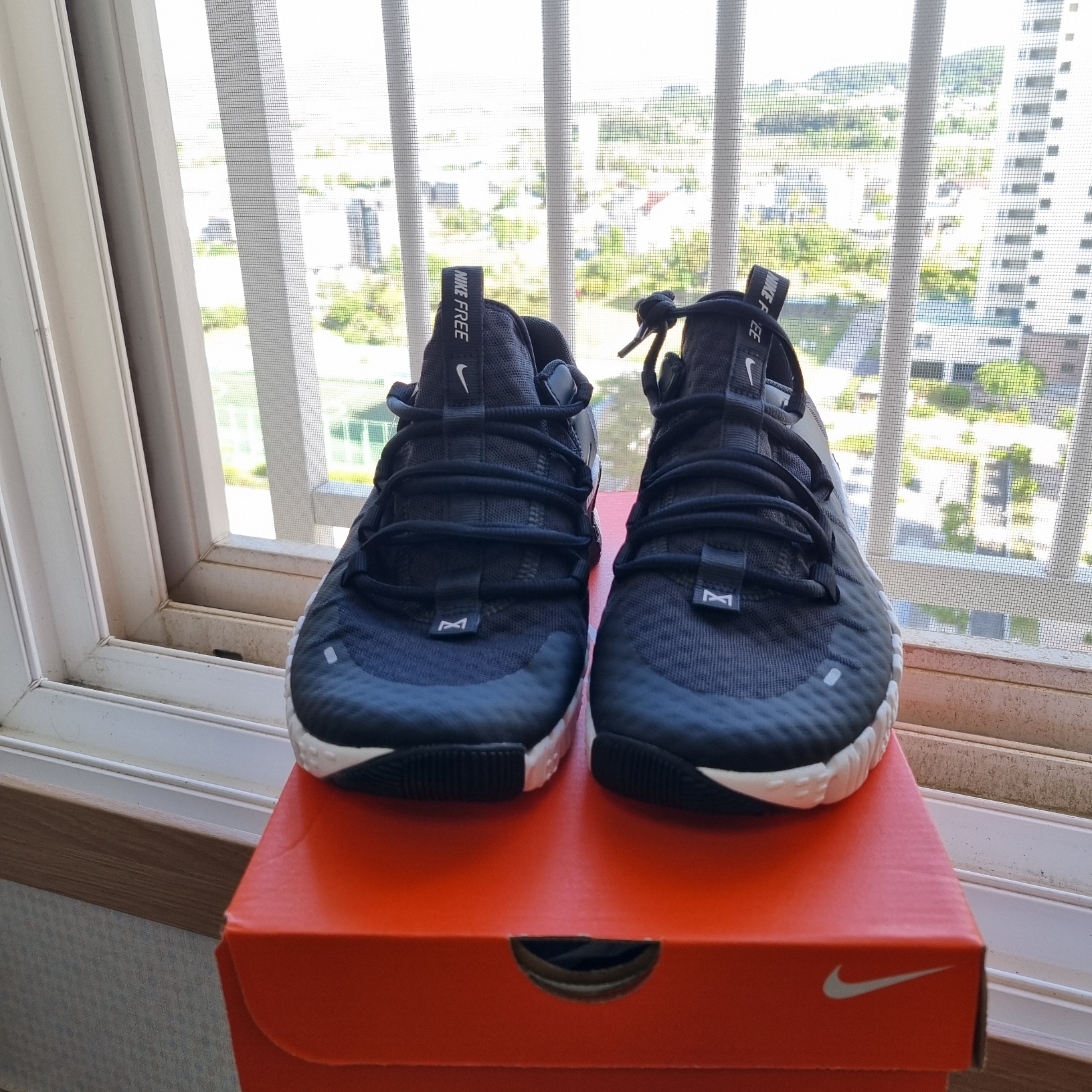 Nike Free Metcon 5 Black Anthracite 착용 스타일 - 1