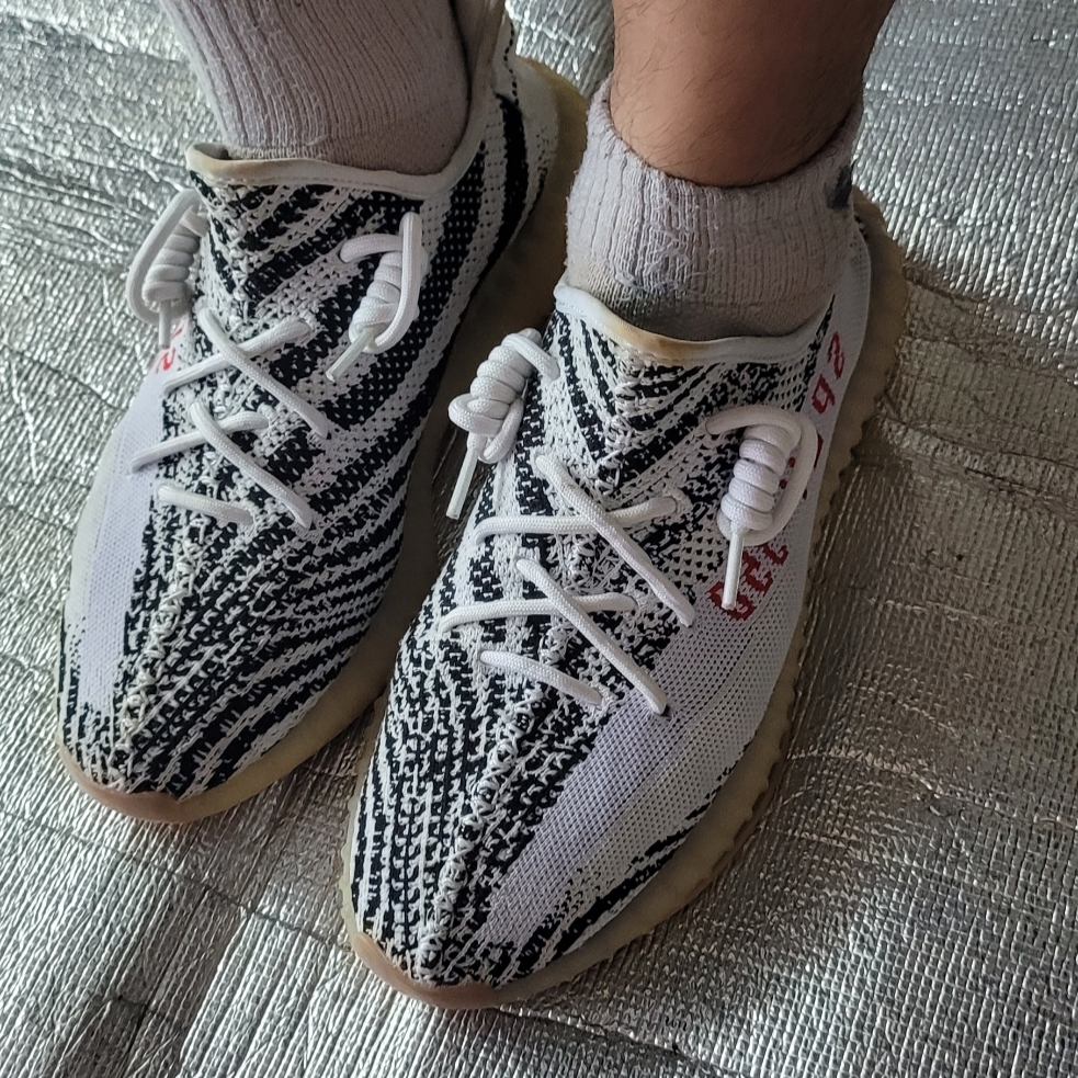 Adidas Yeezy Boost 350 V2 Zebra 2017/2019/2020 착용 스타일 - 4
