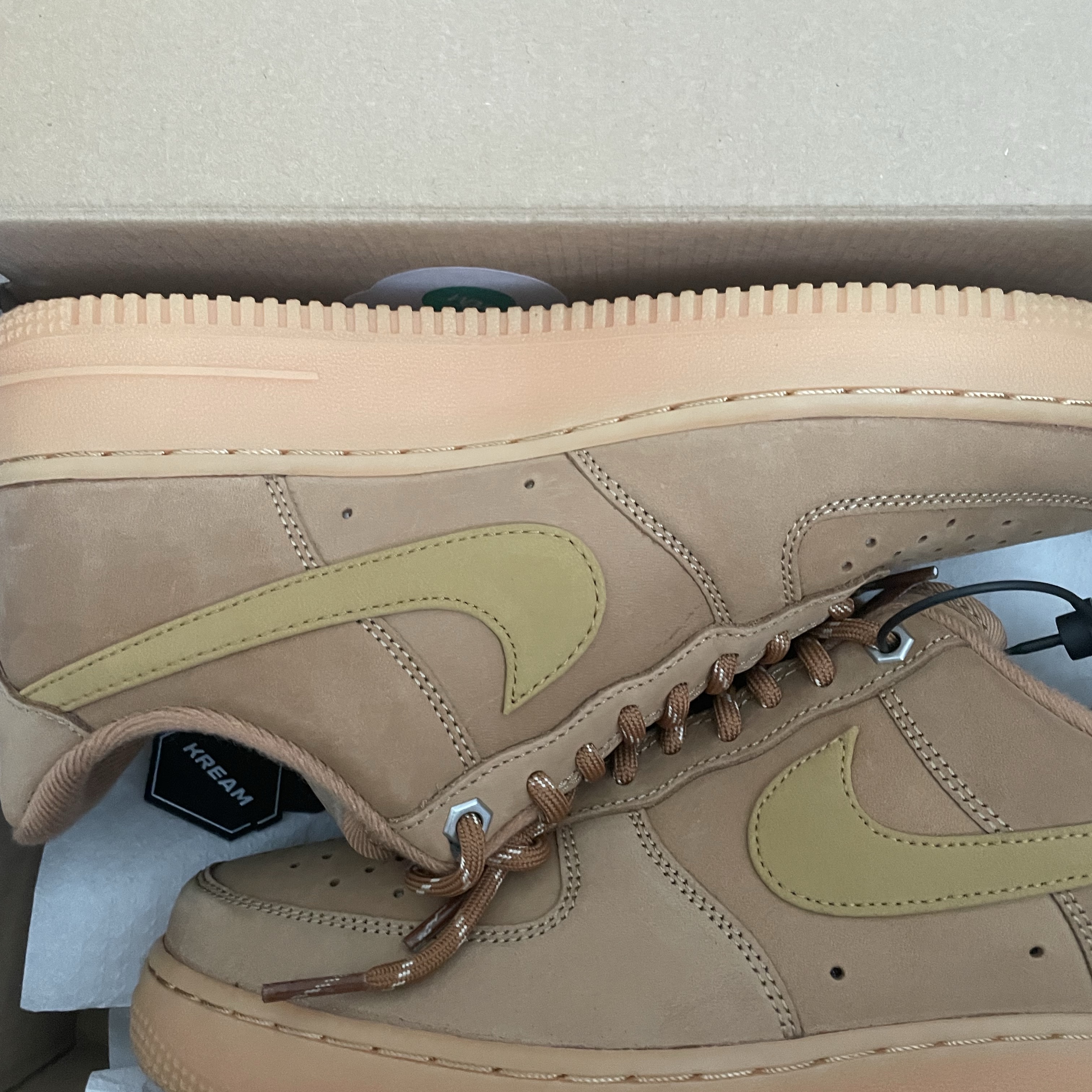 Nike Air Force 1 '07 WB Flax 착용 스타일