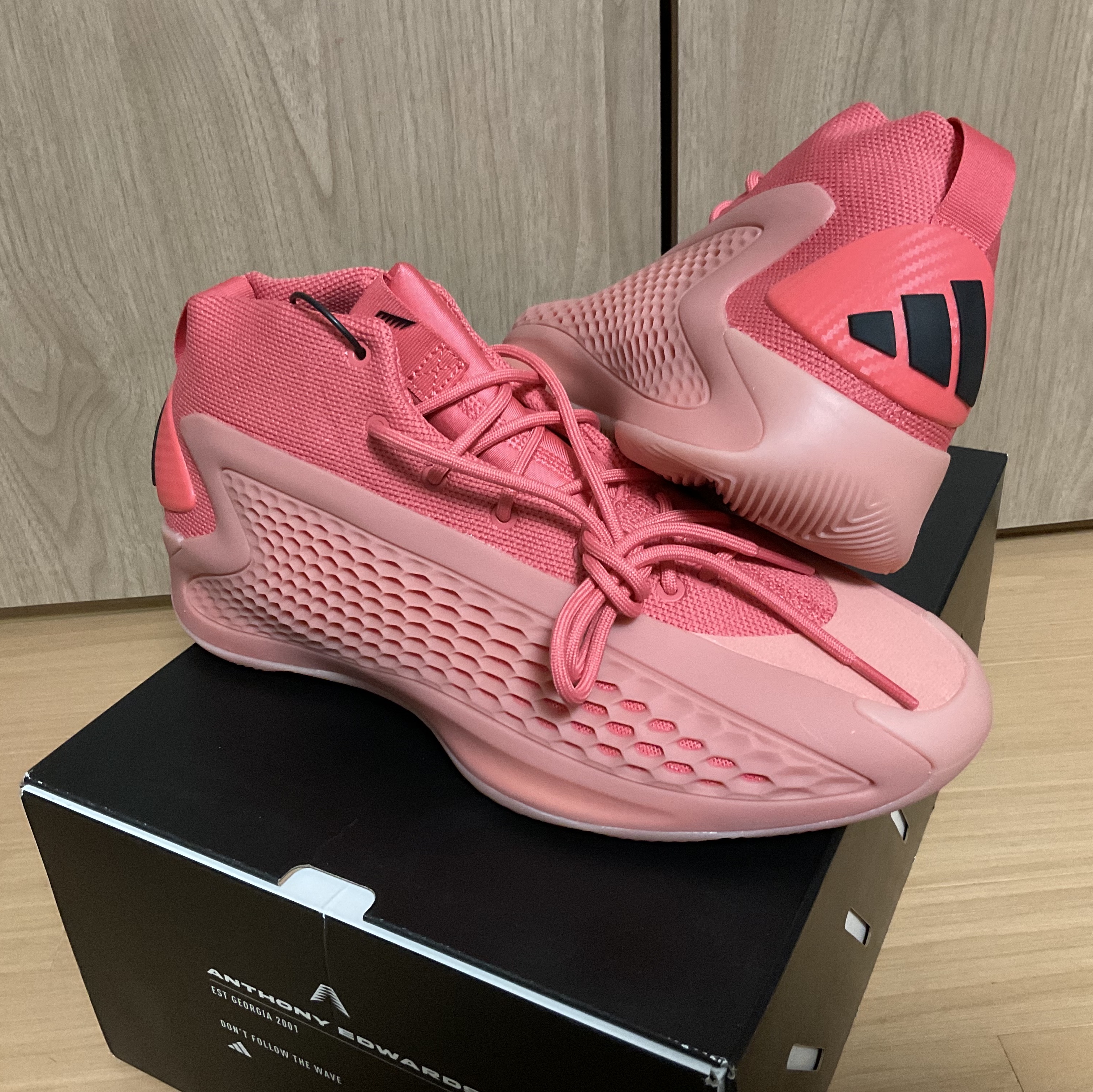 Adidas A.E. 1 Wonder Clay Preloved Scarlet, Nike Kyrie 7 EP Brooklyn 착용 스타일 - 2