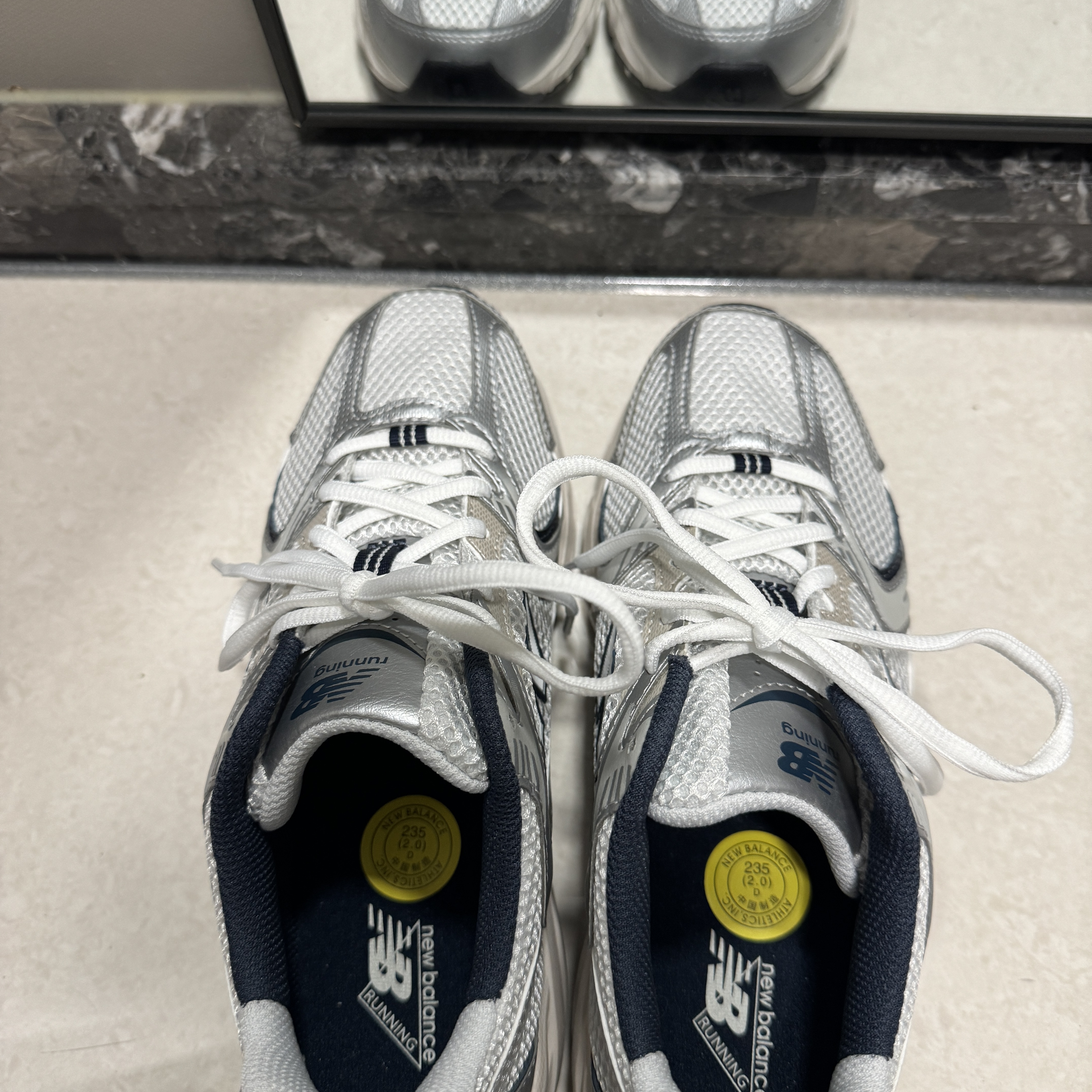 New Balance 530 Steel Grey 착용 스타일