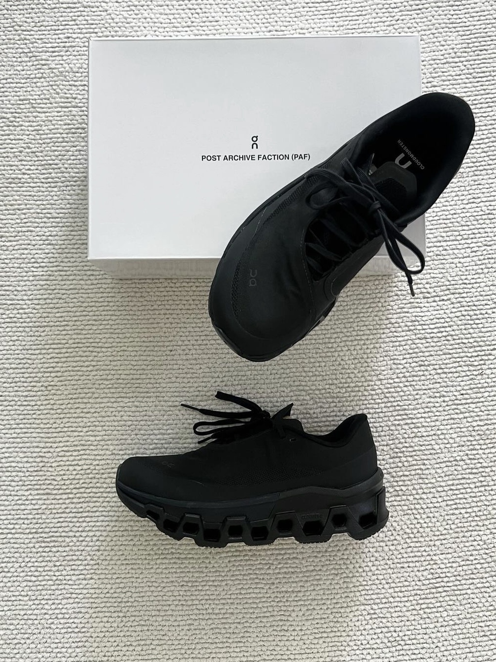 (W) On Running x Post Archive Faction (Paf) Cloudmonster 2 Black Magnet 착용 스타일 - 3