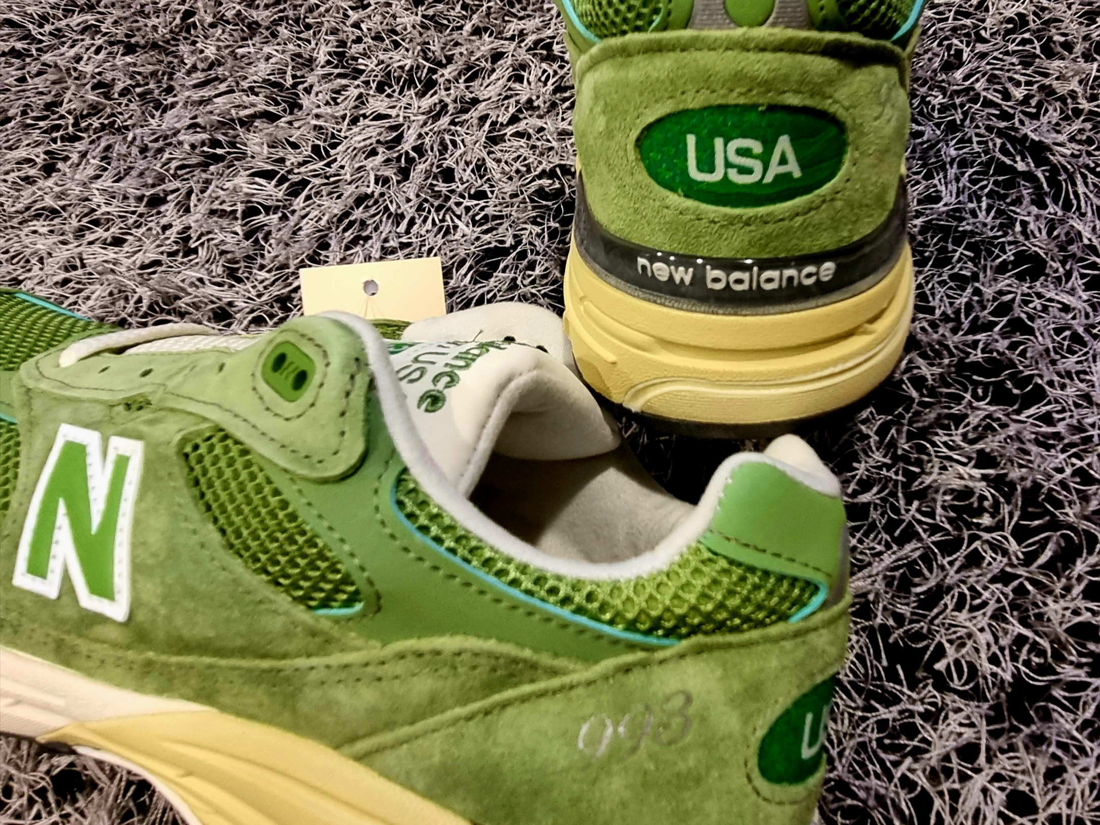 New Balance 993 Made in USA Chive Sea Salt 착용 스타일 - 7