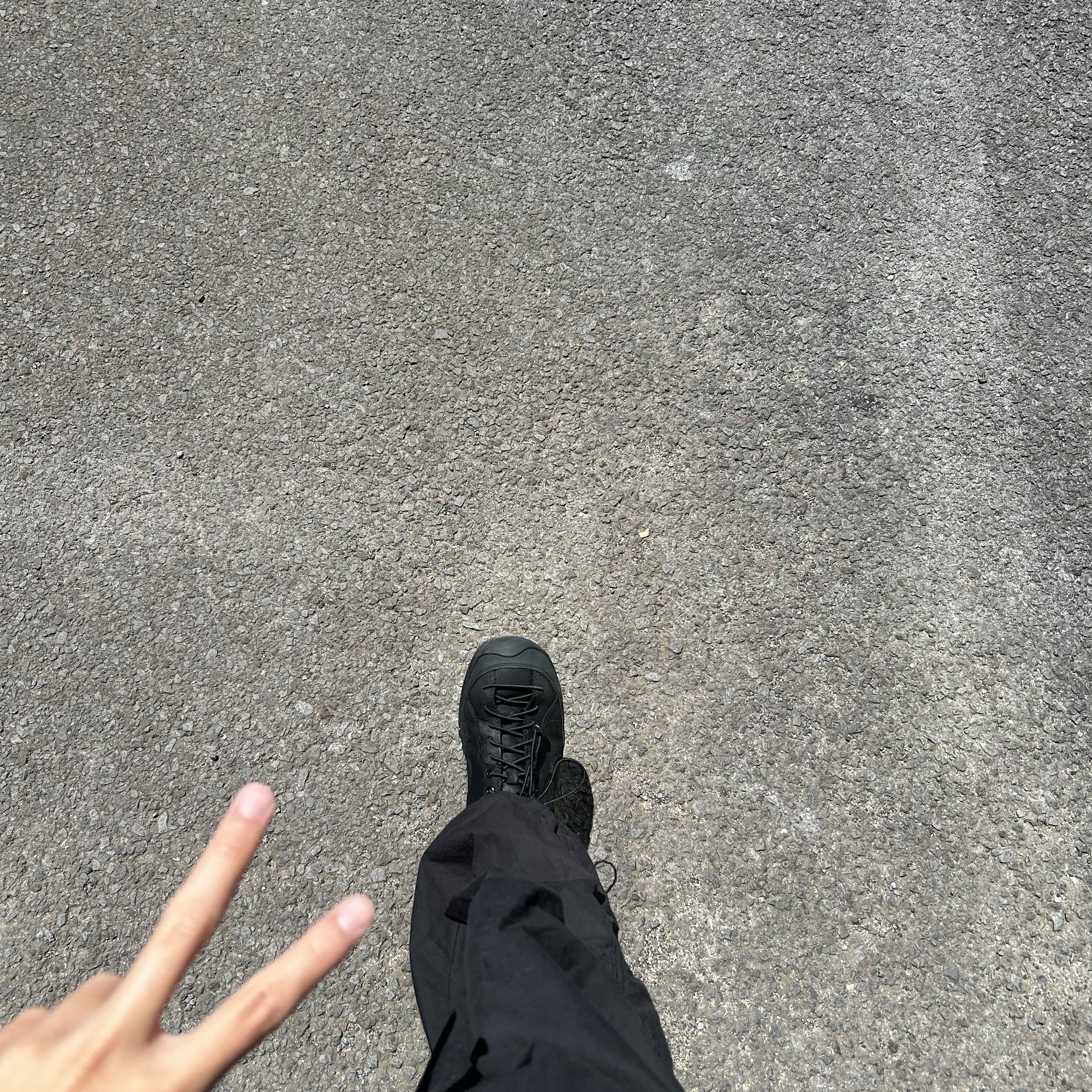 Keen Jasper Rocks SP Sneakers Black 착용 스타일