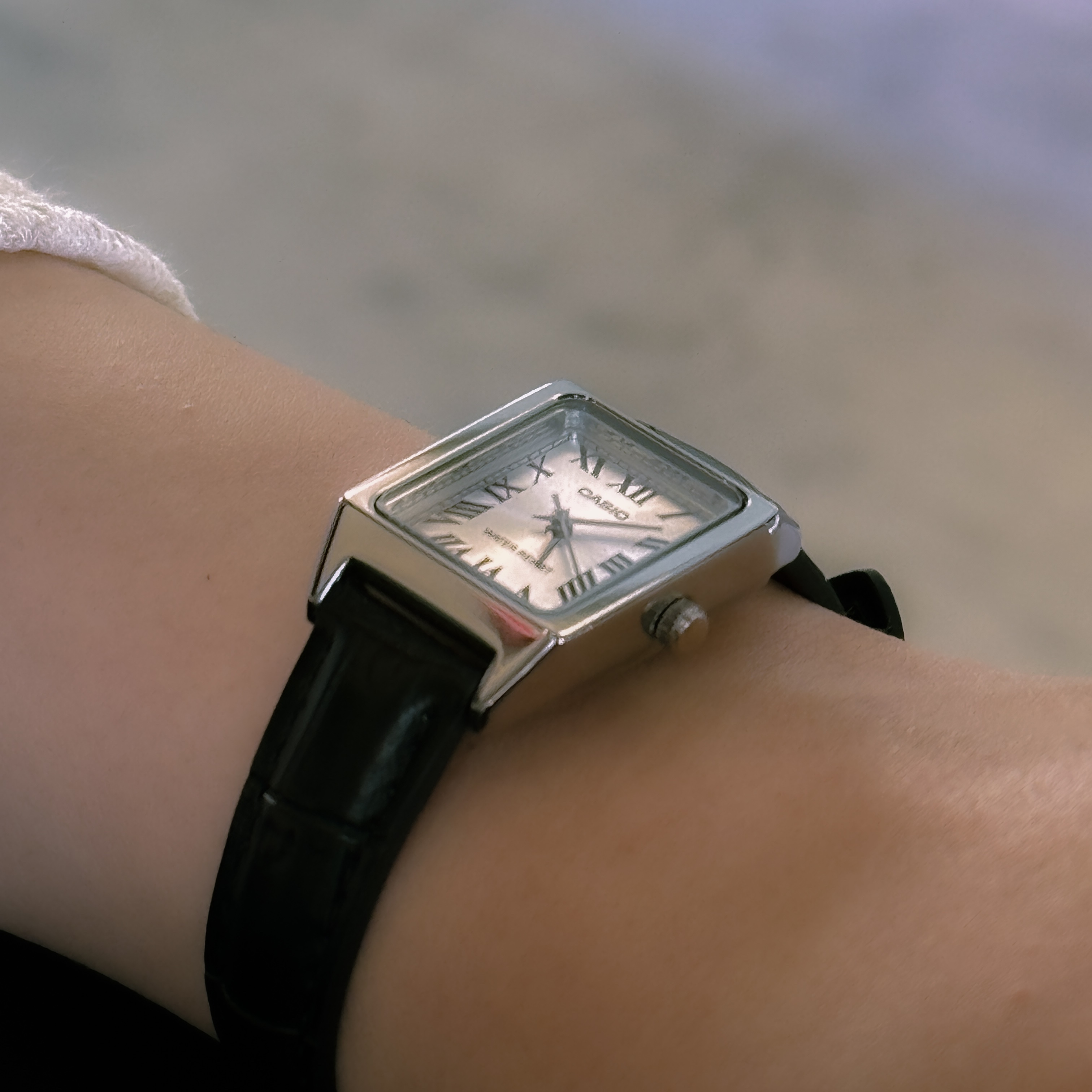 Casio LTP-V007L-7B1 착용 스타일