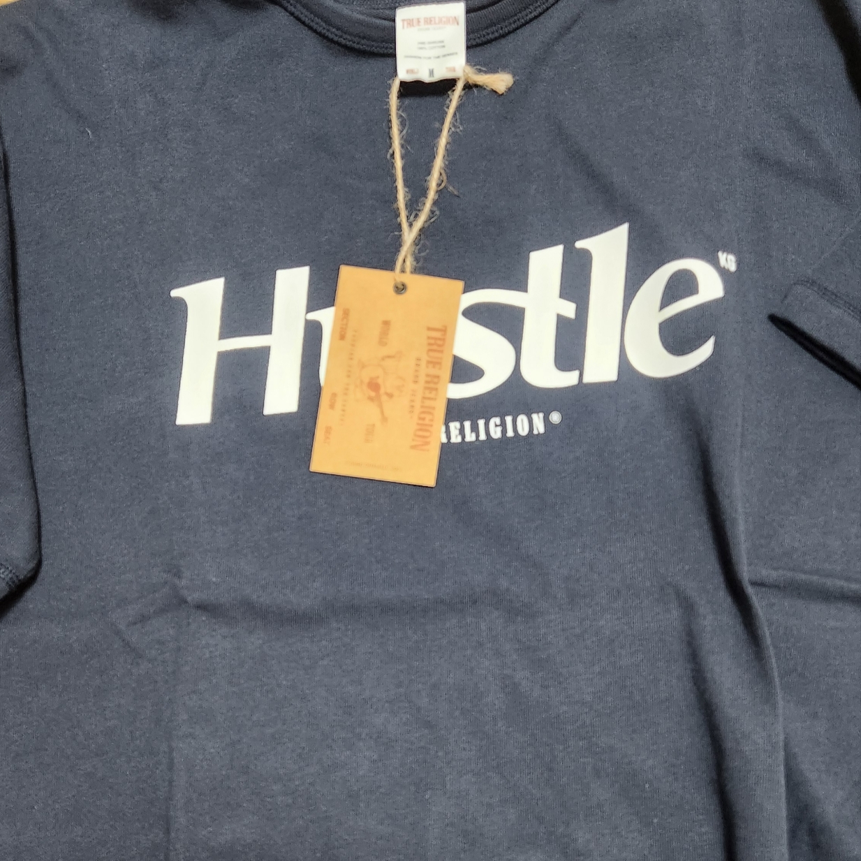 True Religion Hustle T-Shirt Navy 착용 스타일 - 2