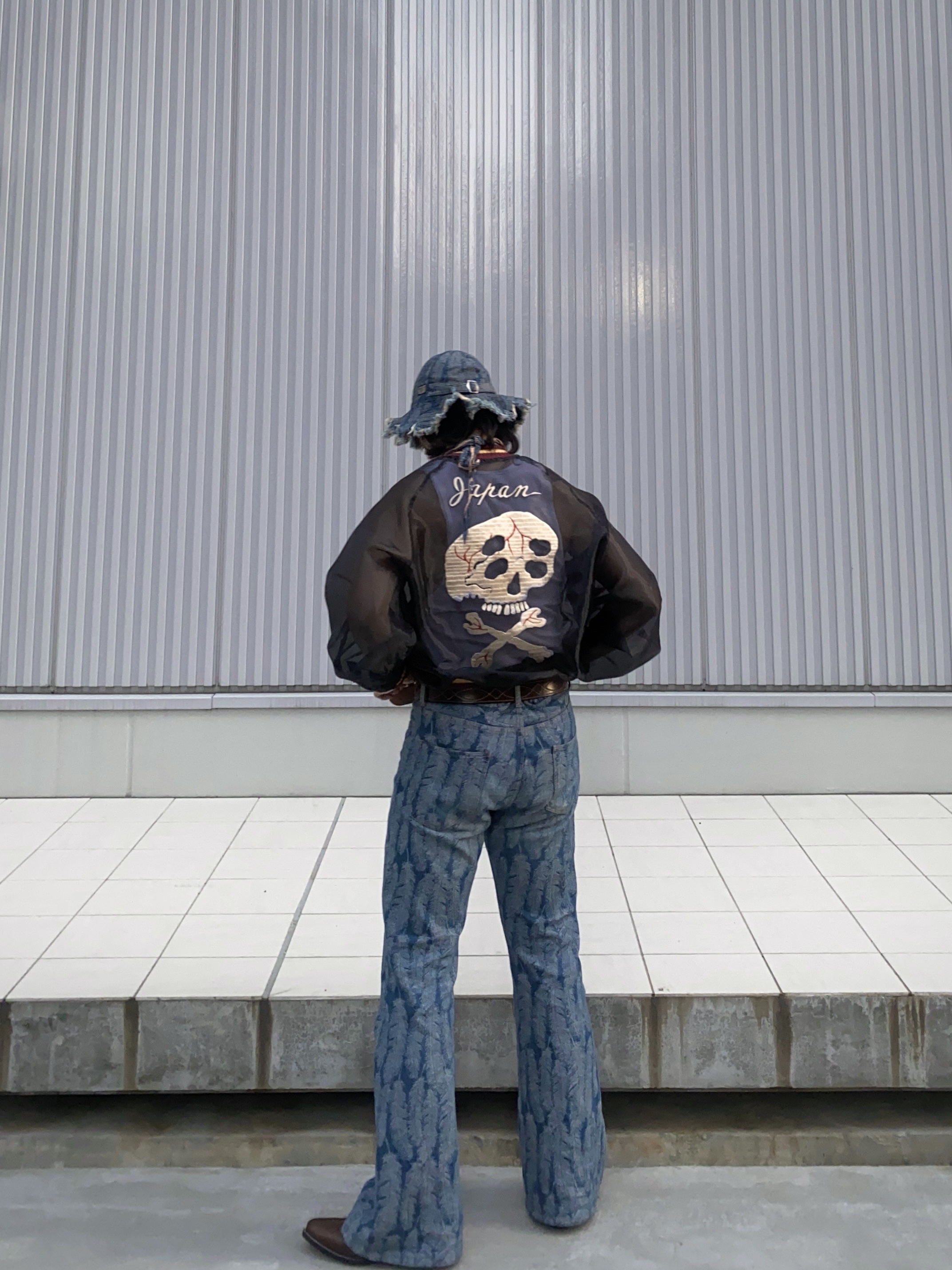 Kapital Sheer Pearl Mosquito Guard Souvenir Jacket Black, Supreme x MM6 Maison Margiela Hanes Tagless Tank Top White (1 Pack) - 24SS 착용 스타일 - 3