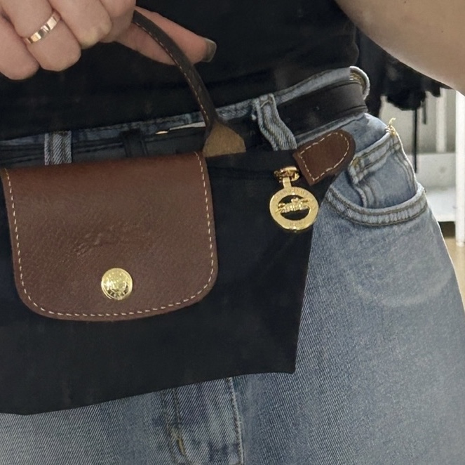Longchamp Le Pliage Original Handle Pouch Black 착용 스타일