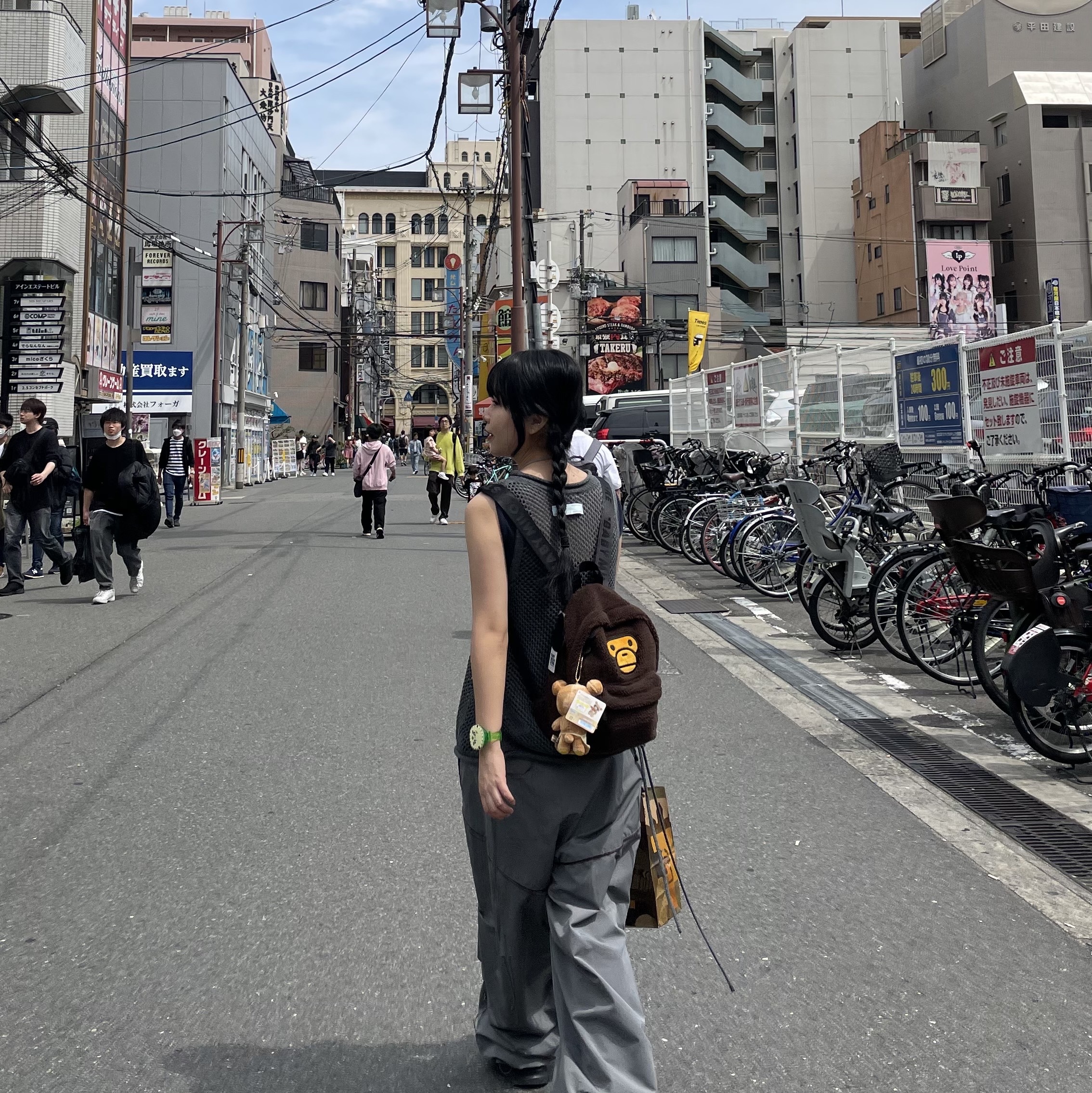 Coyseio Scasi Sleeveless Knit Charcoal, BAPE Baby Milo Mini Fur Backpack Brown 착용 스타일 - 1