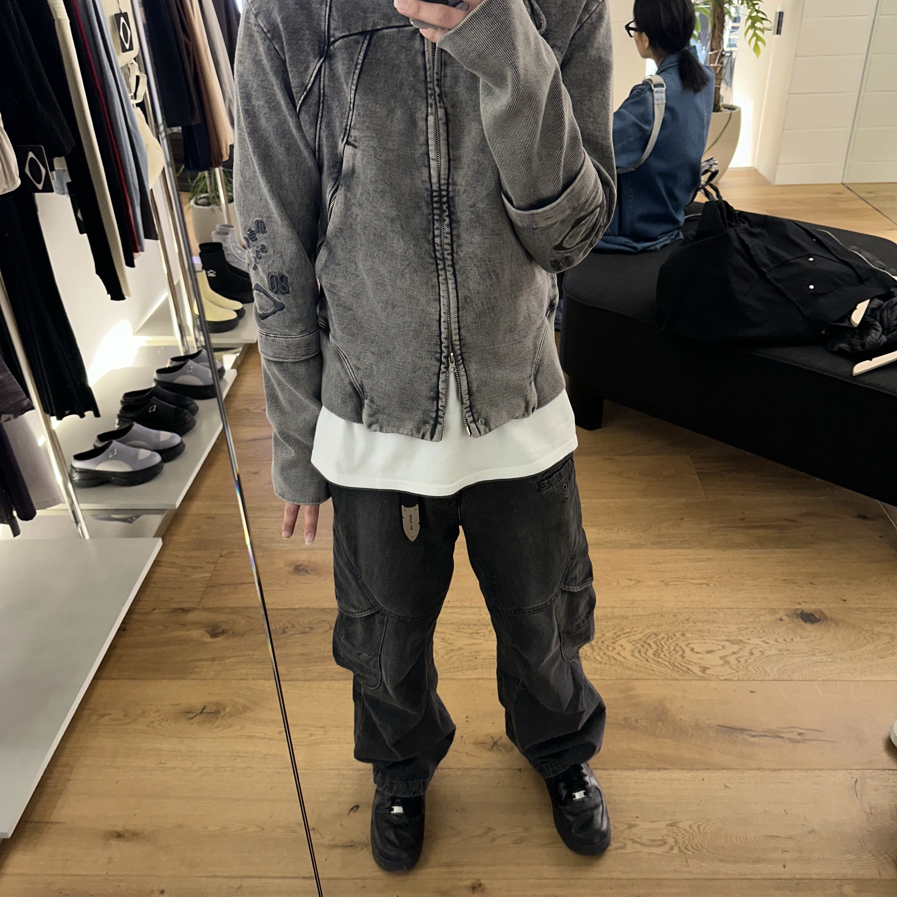 Ignota Core:6 Washed Cargo Pants Black, (W) Mischief Balloon Hoodie Washed Charcoal 착용 스타일 - 2