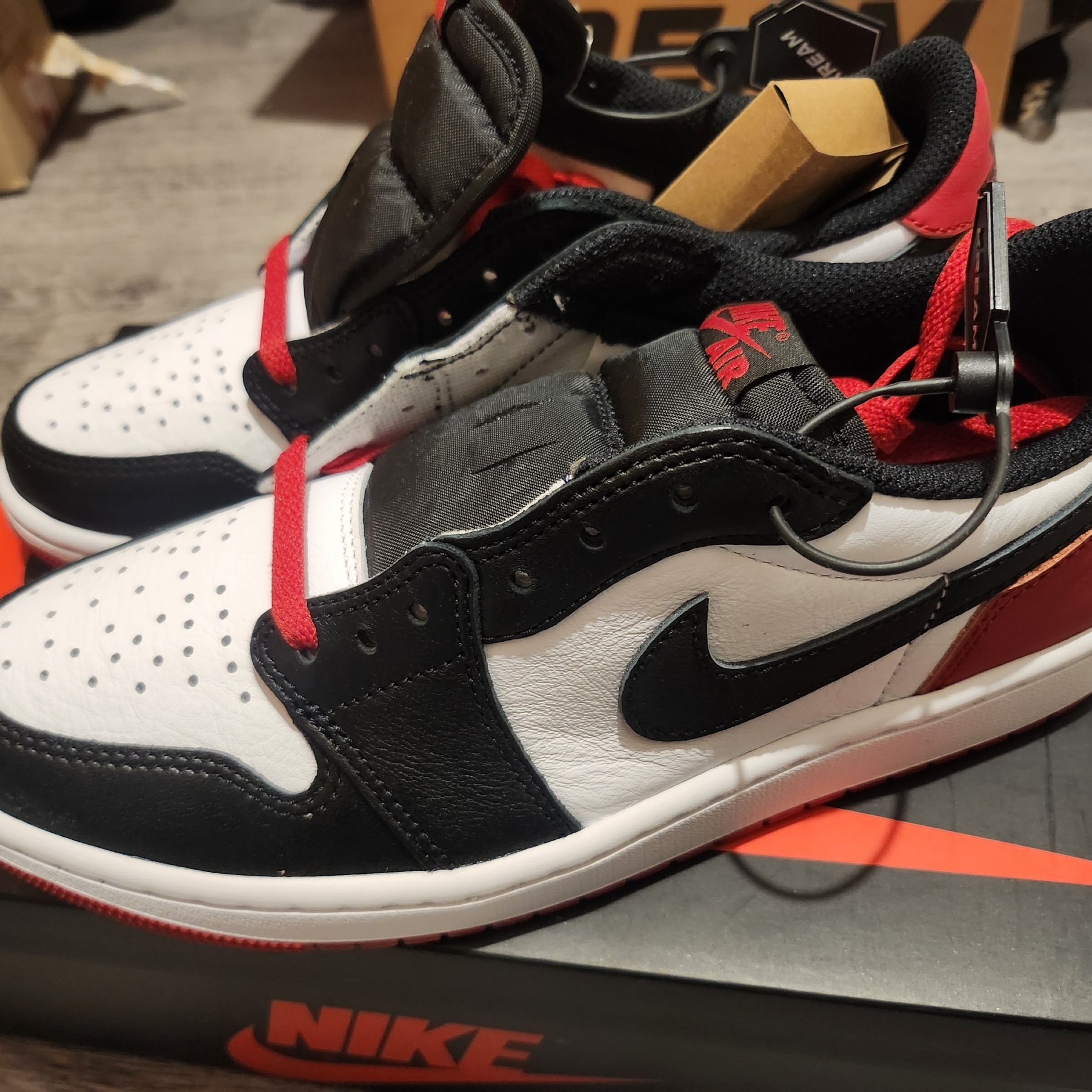 Jordan 1 Retro Low OG Black Toe 착용 스타일 - 1