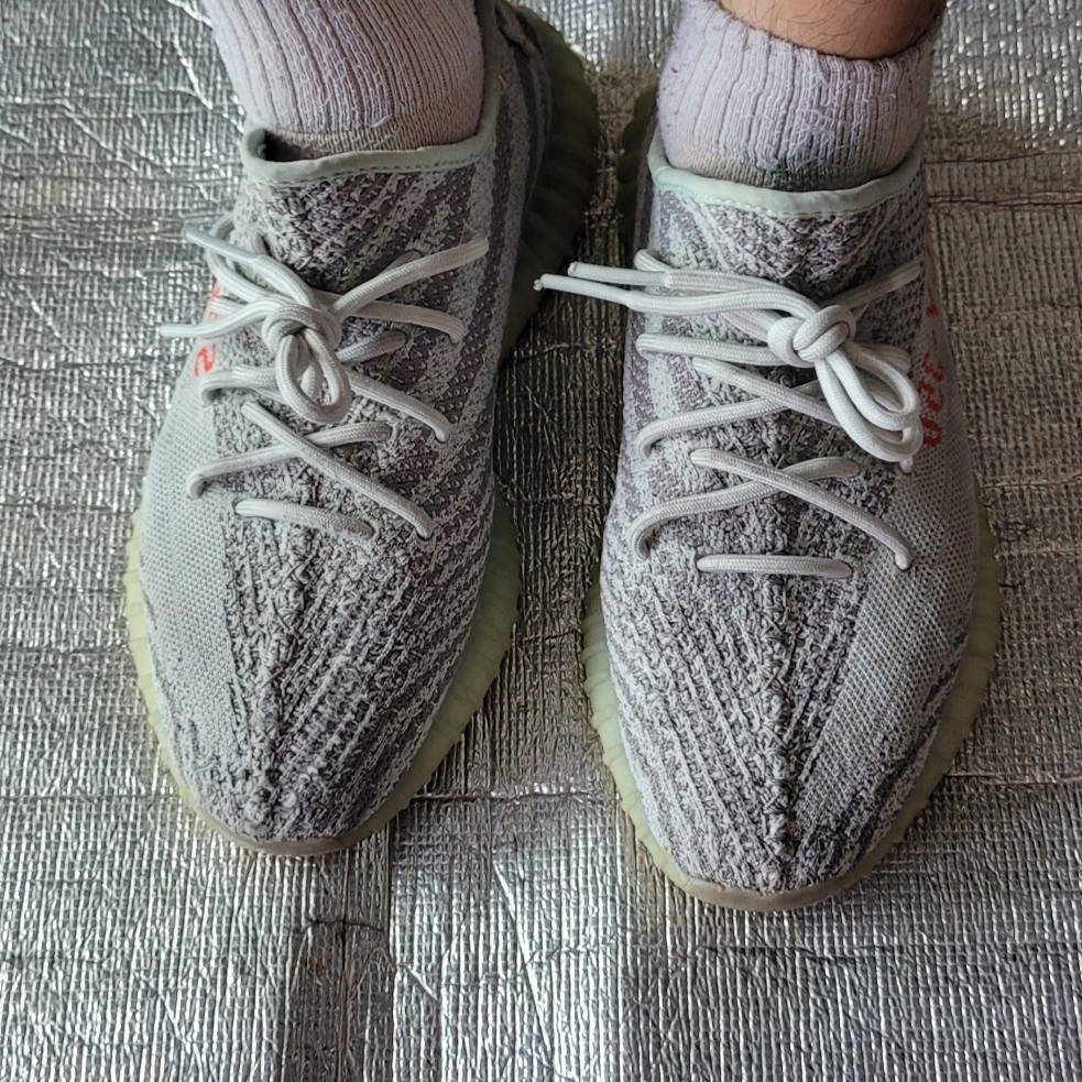 Adidas Yeezy Boost 350 V2 Blue Tint 2017 착용 스타일 - 2