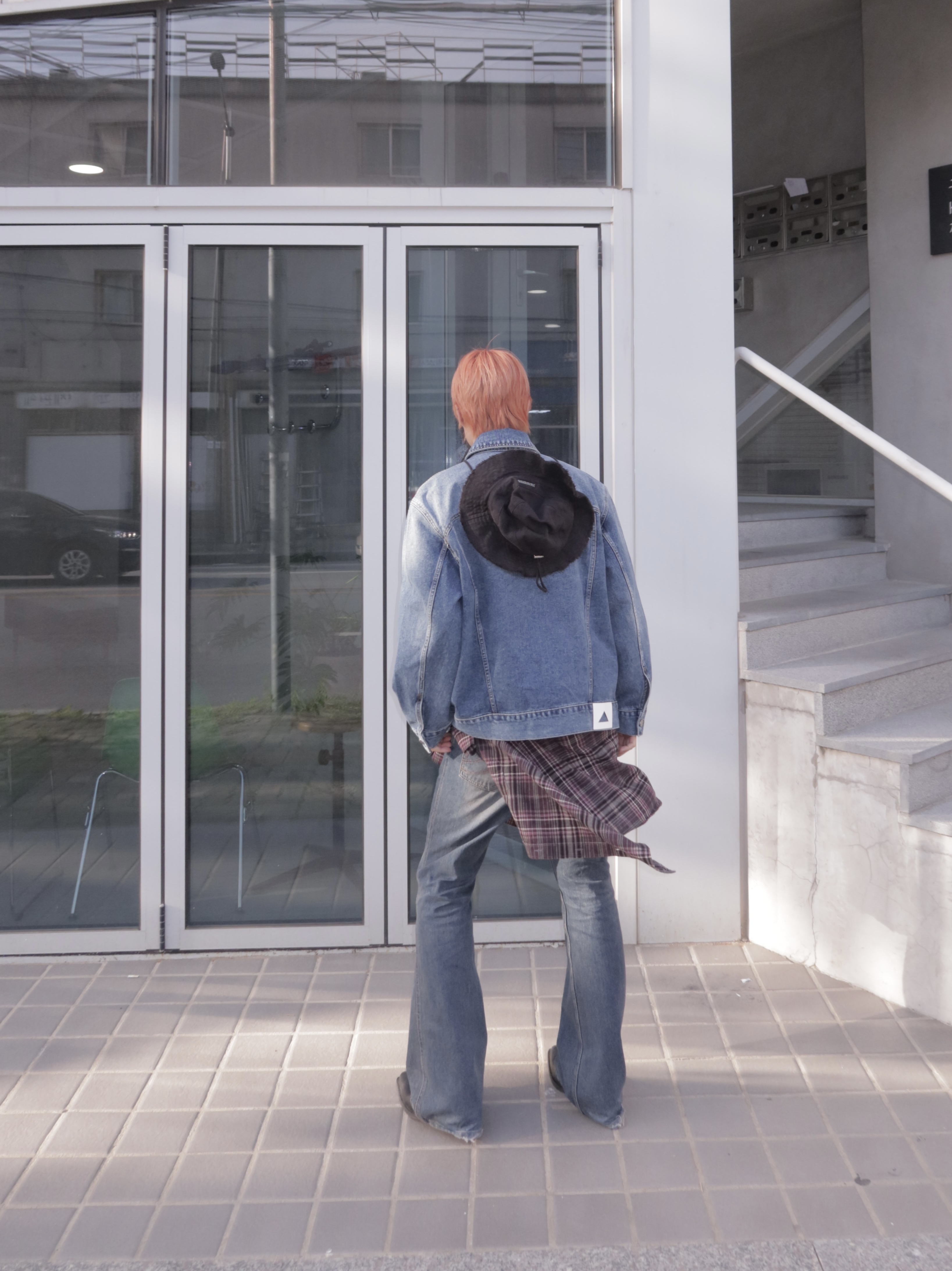 Our Legacy Cyphre Boot Infinite Black Leather, Jacquemus Le Bob Artichaut Bucket Hat Black 착용 스타일 - 1