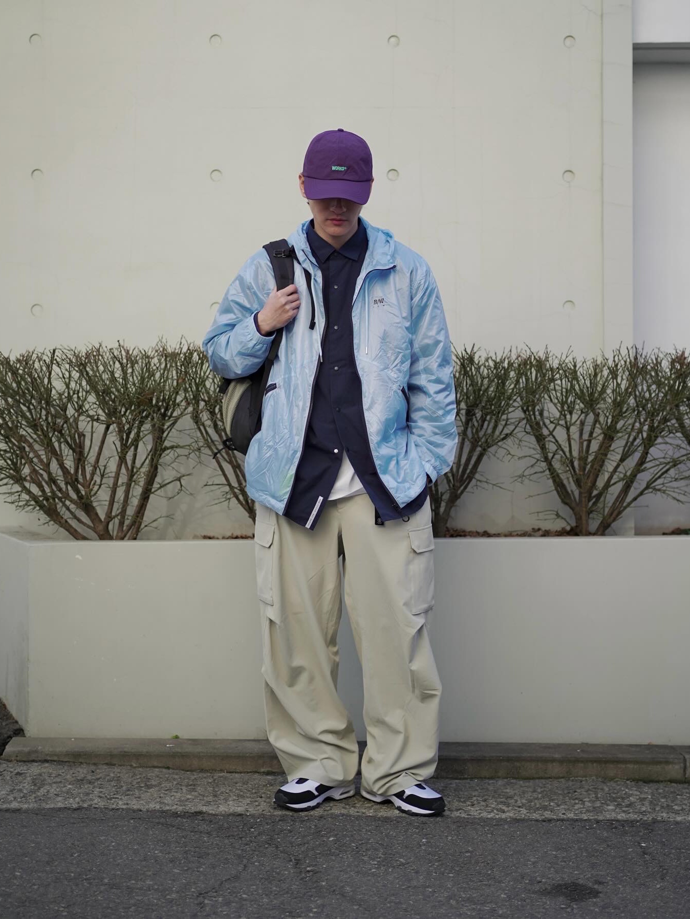 Nike x Comme des Garcons Homme Plus Air Max Sunder SP White Black, Supreme Backpack Blue - 23FW 착용 스타일 - 3