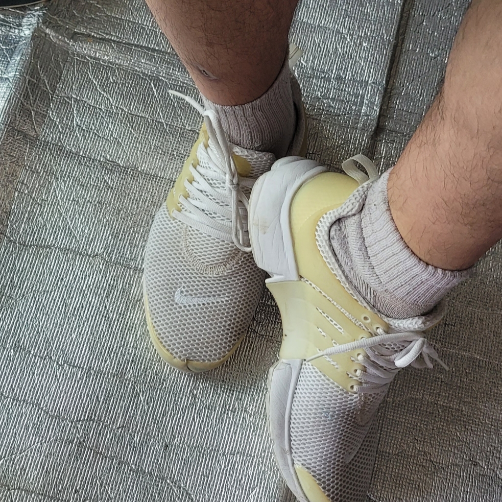 Nike Air Presto Triple White 착용 스타일 - 2