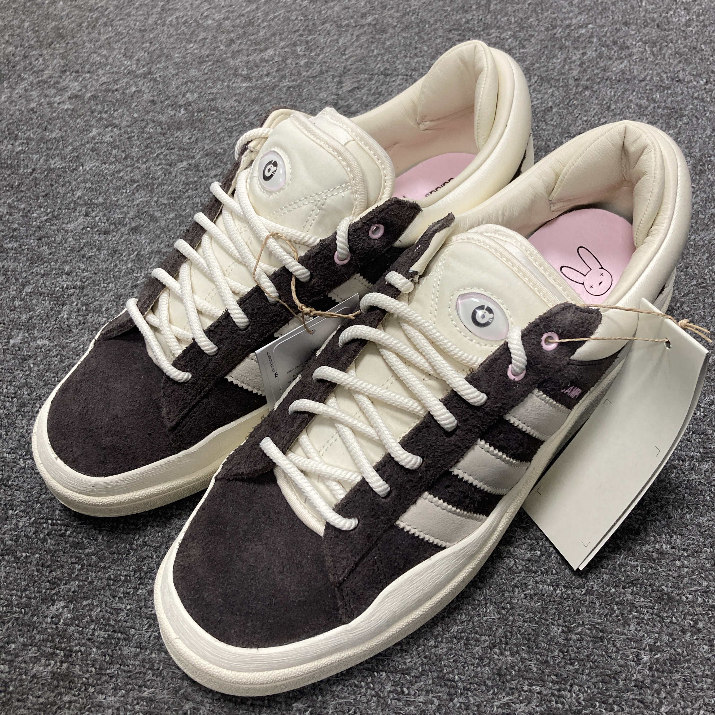 Adidas x Bad Bunny Campus Dark Brown Chalk White 착용 스타일