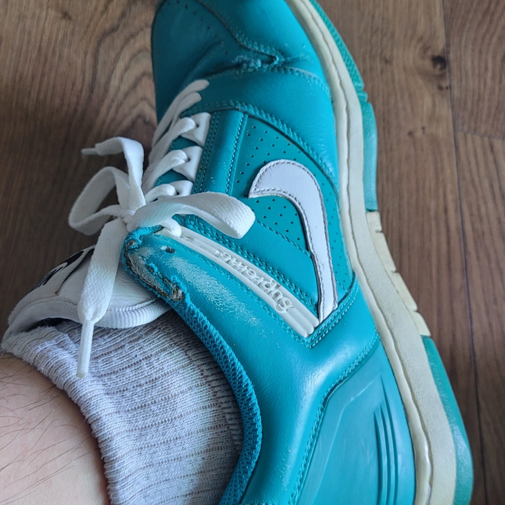 Nike x Supreme SB Air Force 2 Low Blue 착용 스타일 - 5