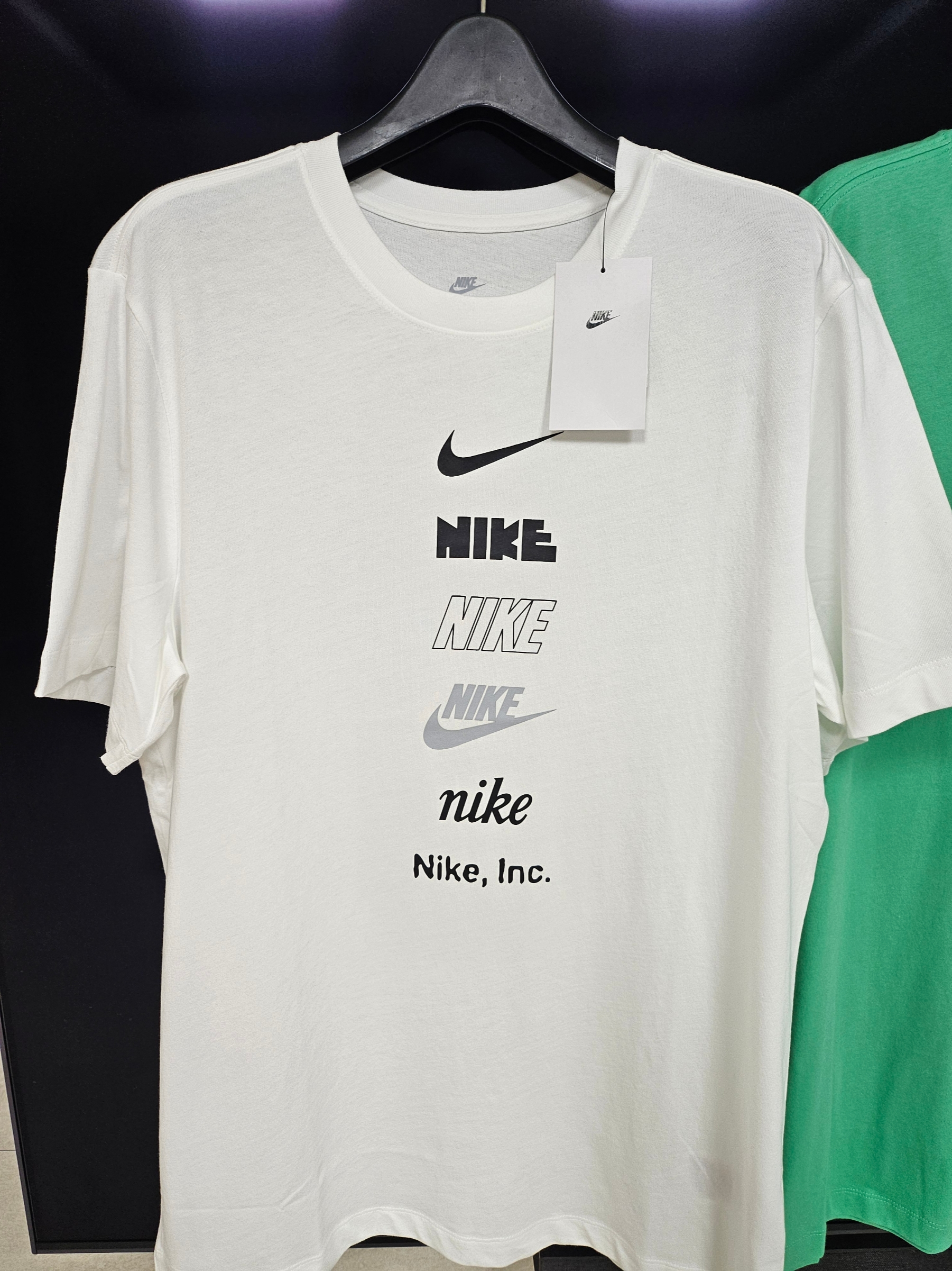 Nike NSW Club Logo T-Shirt White - US/EU 착용 스타일