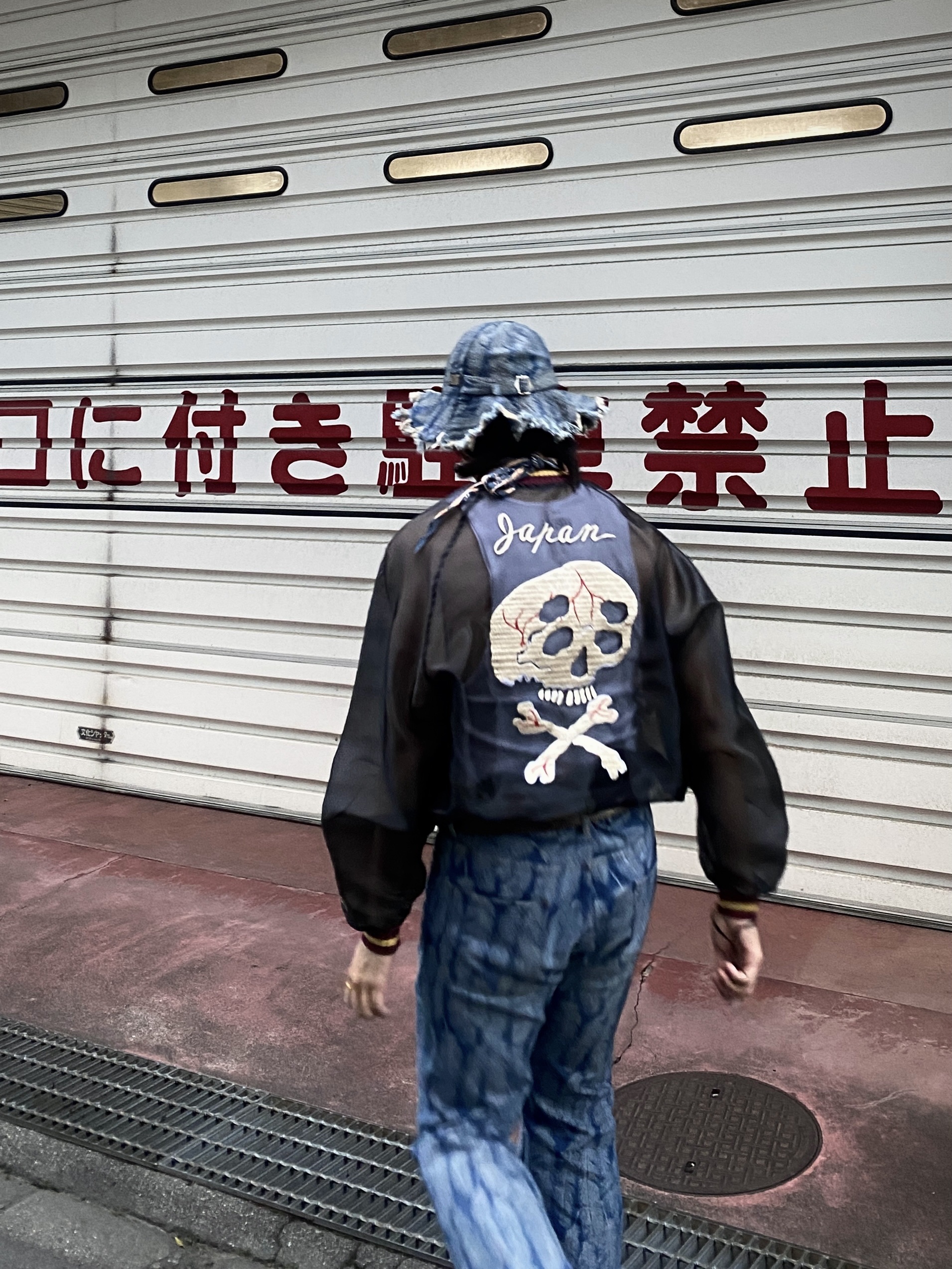 Kapital Sheer Pearl Mosquito Guard Souvenir Jacket Black, Supreme x MM6 Maison Margiela Hanes Tagless Tank Top White (1 Pack) - 24SS 착용 스타일 - 6