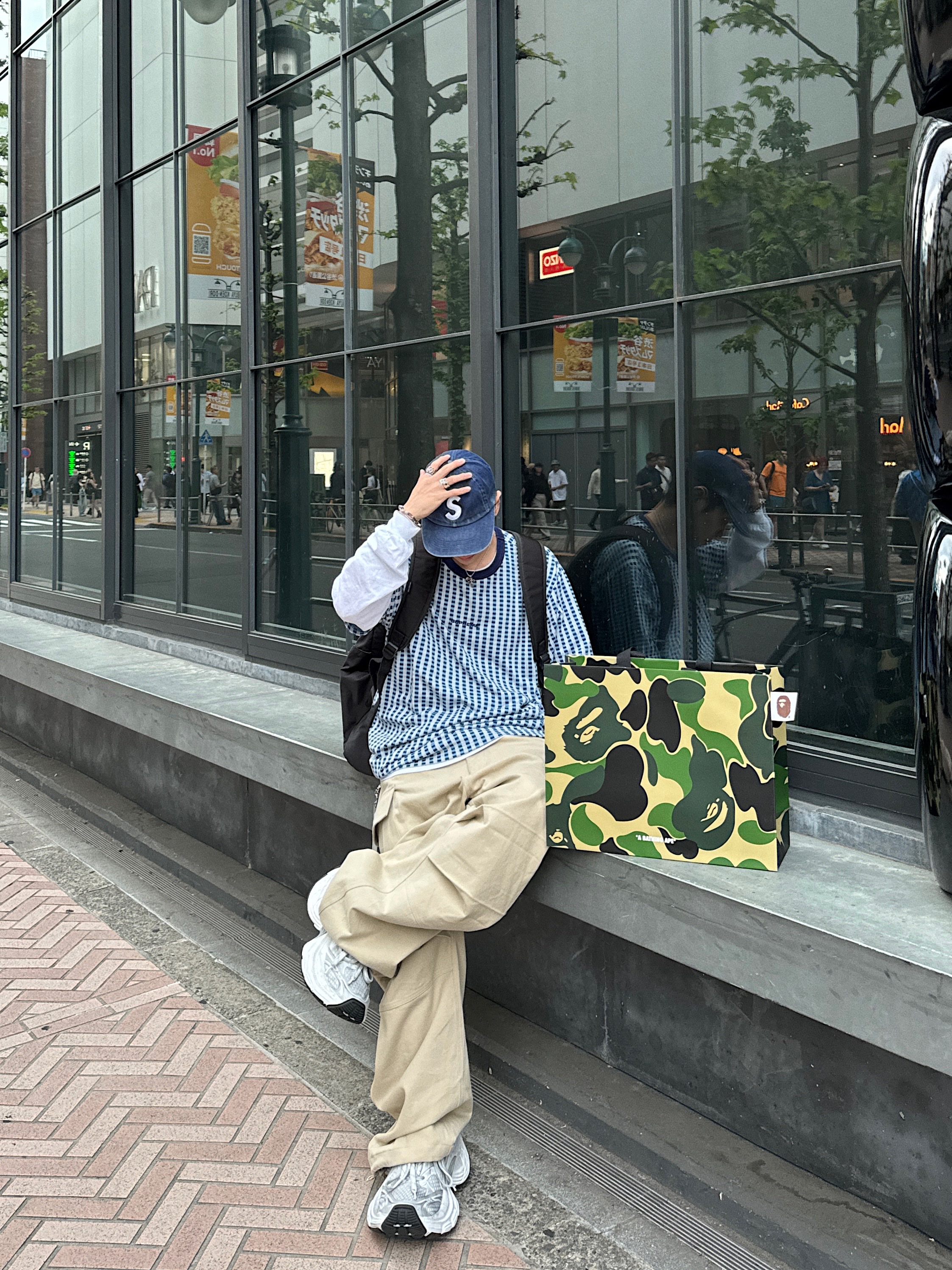 Converse x Drkshdw Oversized Backpack Black, Supreme Pigment Print S Logo 6-Panel Indigo - 22FW 착용 스타일 - 4