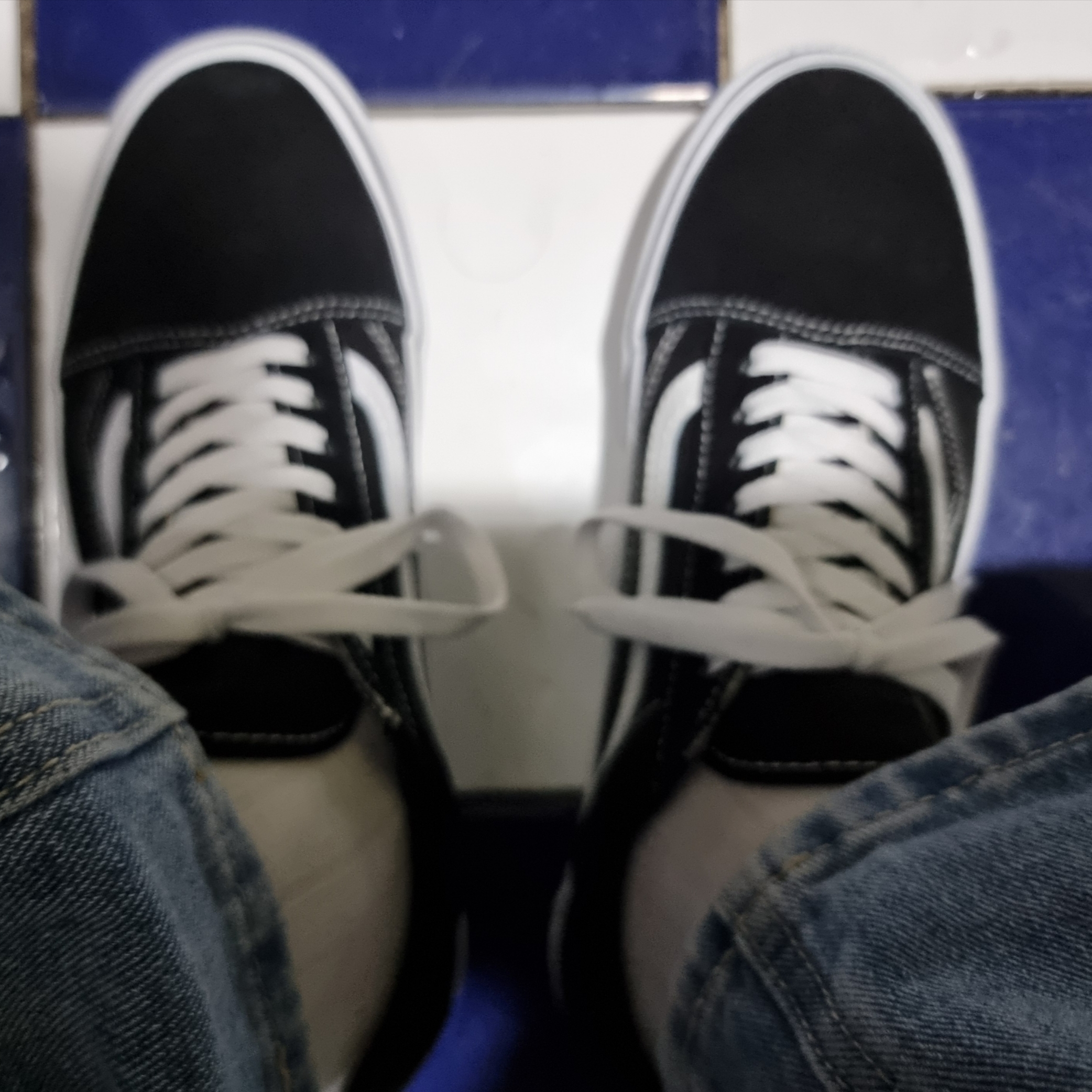 Vans ComfyCush Old Skool Black True white 착용 스타일 - 1