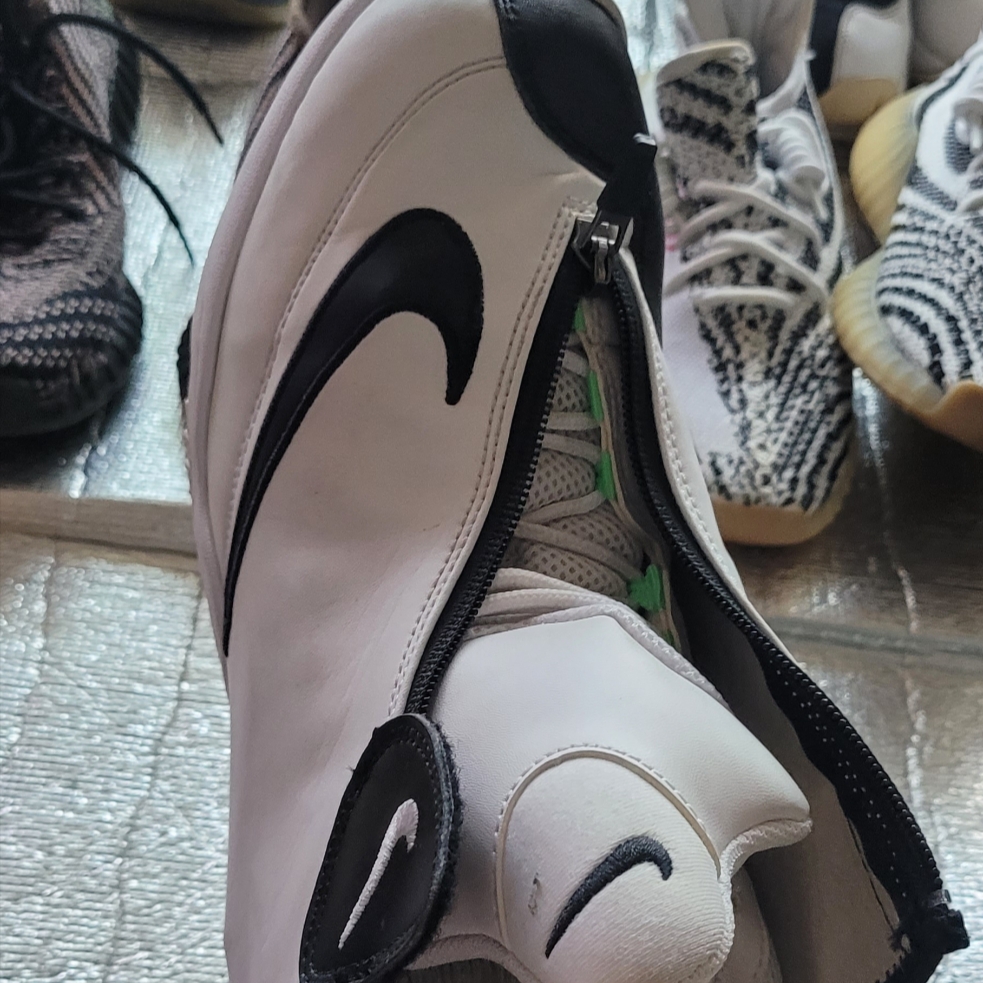 Nike Air Zoom Flight The Glove SL White Poison Green 착용 스타일 - 4
