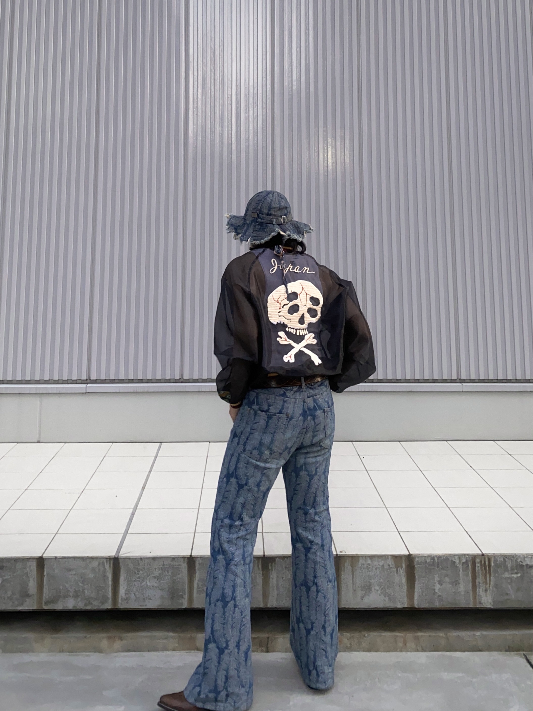 Kapital Sheer Pearl Mosquito Guard Souvenir Jacket Black, Supreme x MM6 Maison Margiela Hanes Tagless Tank Top White (1 Pack) - 24SS 착용 스타일 - 4